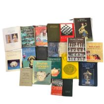 A mixed box of vintage and antique books to include: Derby Porcelain, English Ceramics 1580-1830 and