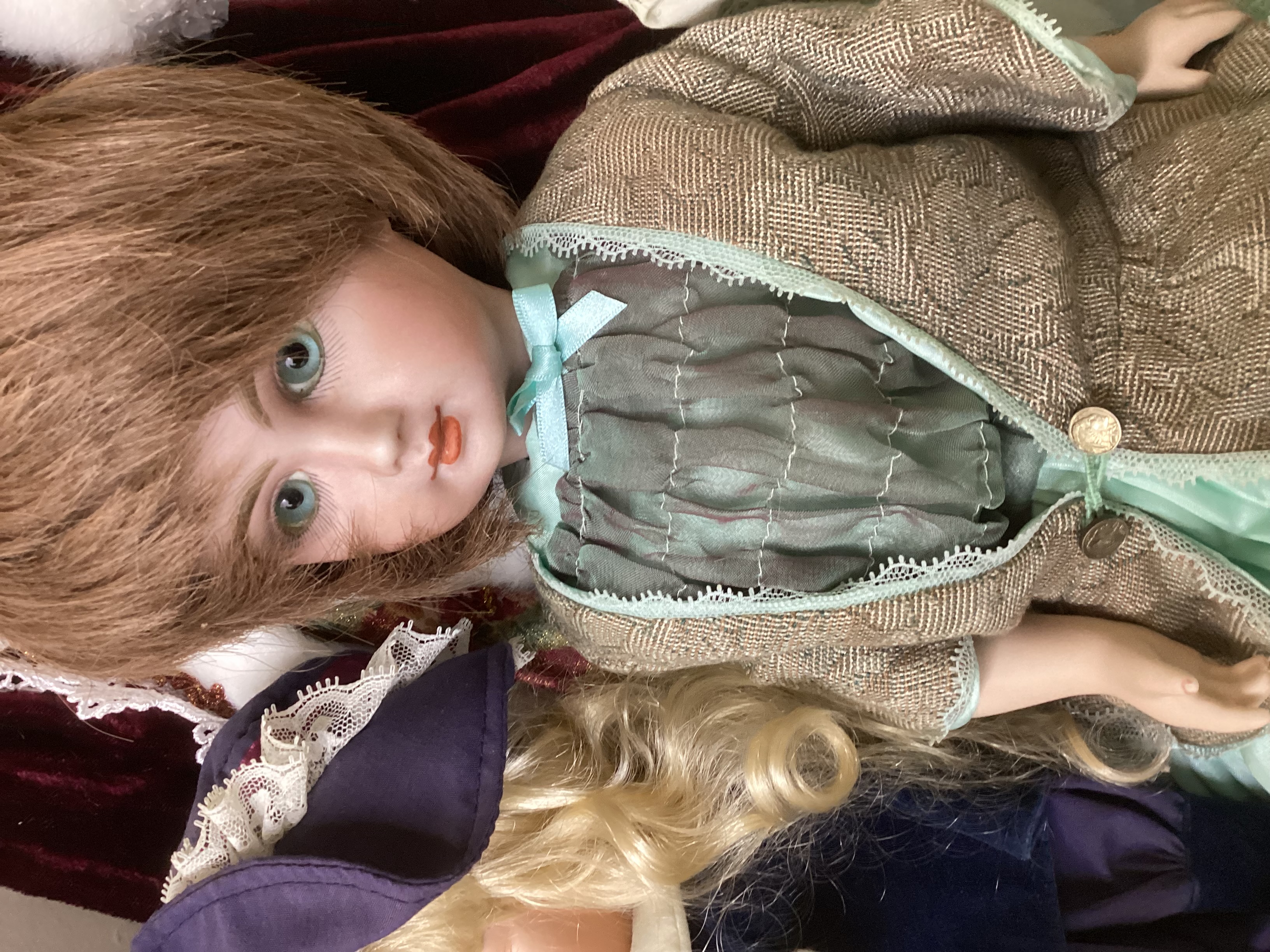 Vintage collectible artist porcelain dolls to include Alice in Wonderland, Snow White and many fairy - Image 12 of 14