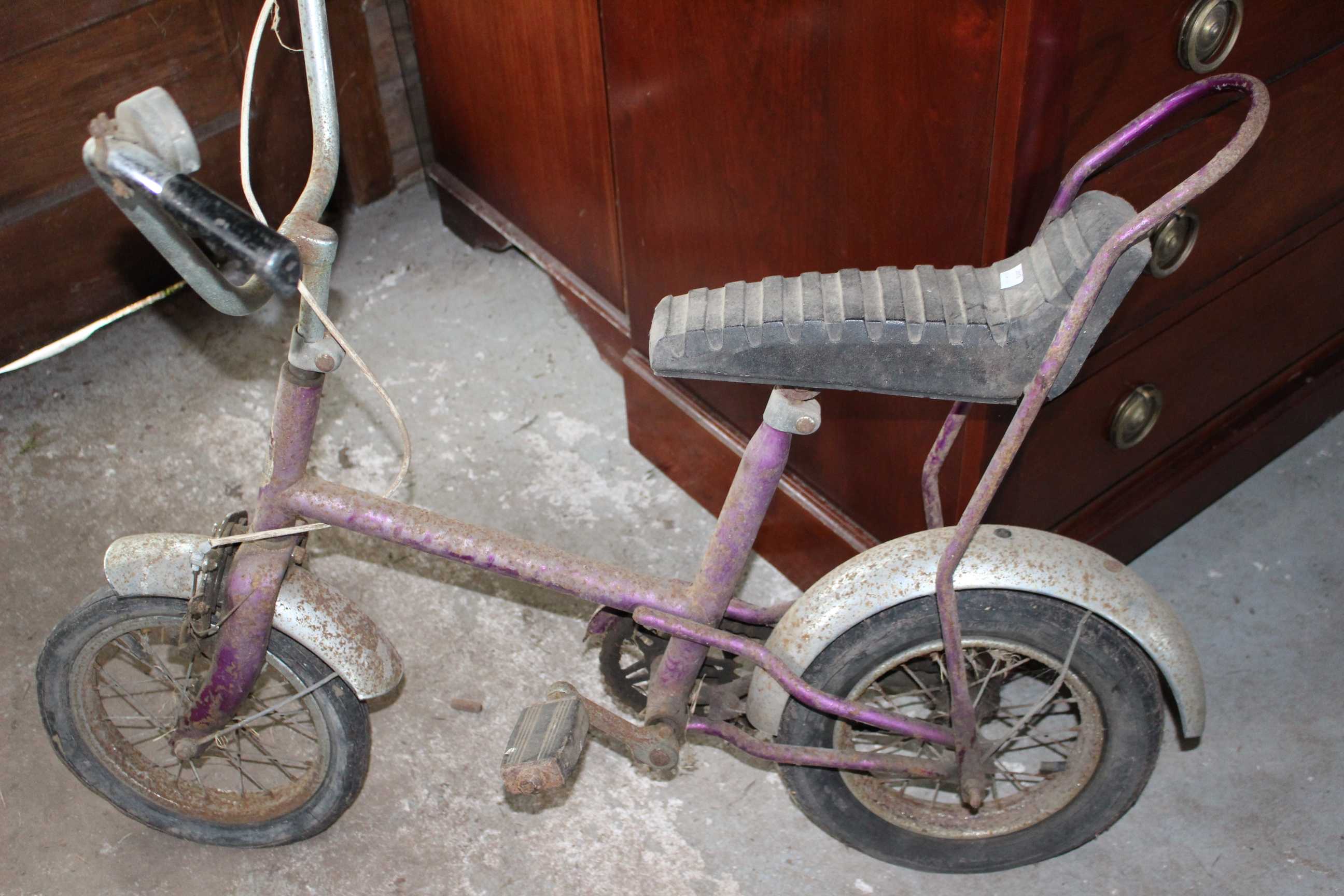 3 x Vintage Childrens pushbikes and 1 x Childrens scooter, to include 1 x Raleigh Budgie and 1 x - Image 5 of 5