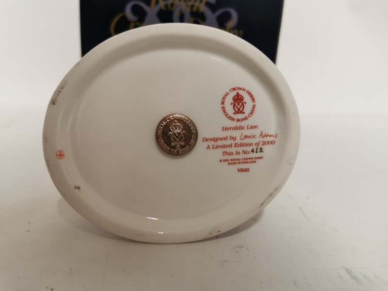 Royal Crown Derby Heraldic Lion English bone china paperweight. 412/2000. (1) - Image 2 of 2