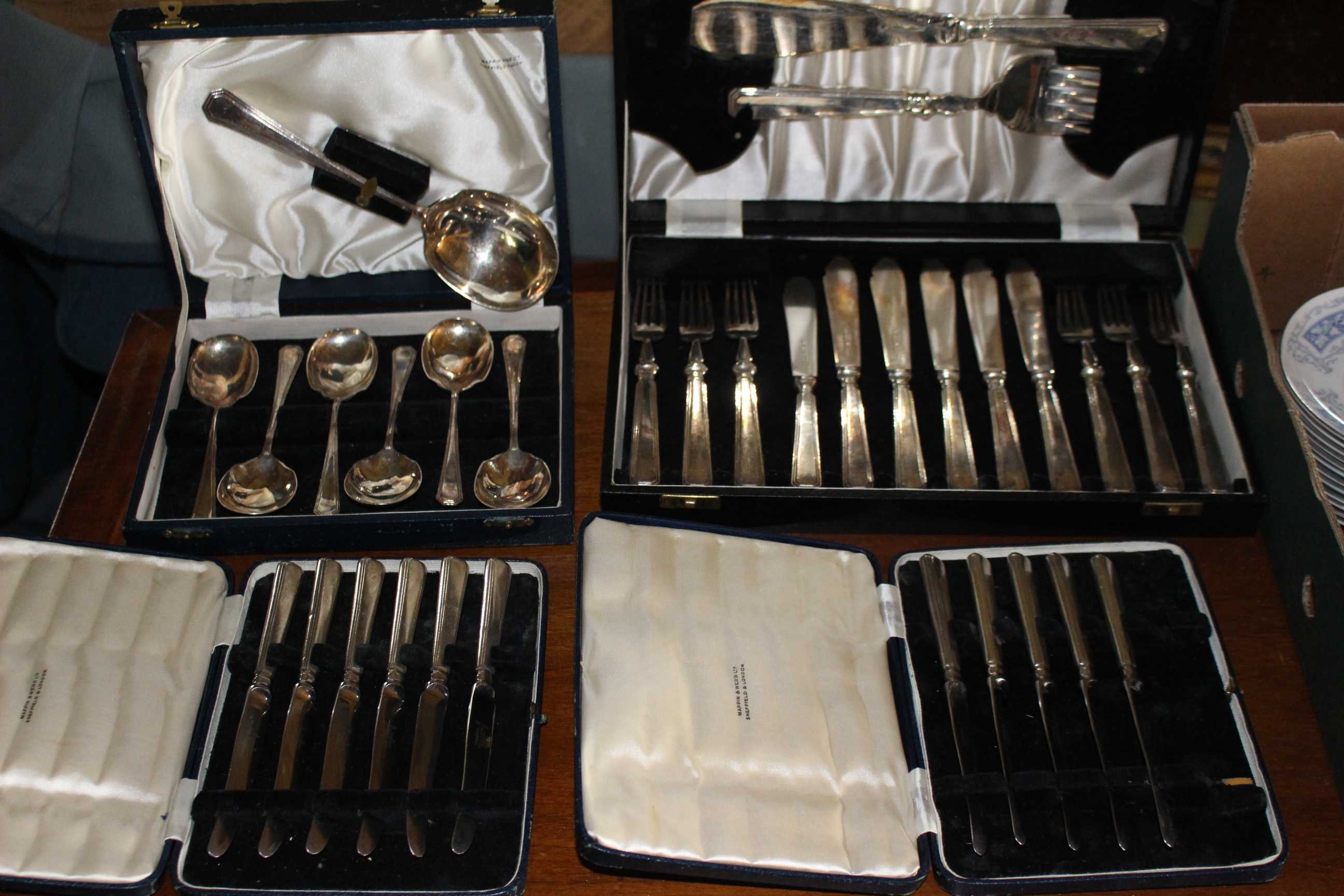 An oak cased Mappin & Webb canteen of silver plated cutlery, together with some individual cases - Image 5 of 5