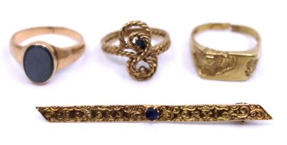 Selection of Gold Jewellery.  To include a 14ct Yellow Gold "Halgreen" bar brooch with a Round