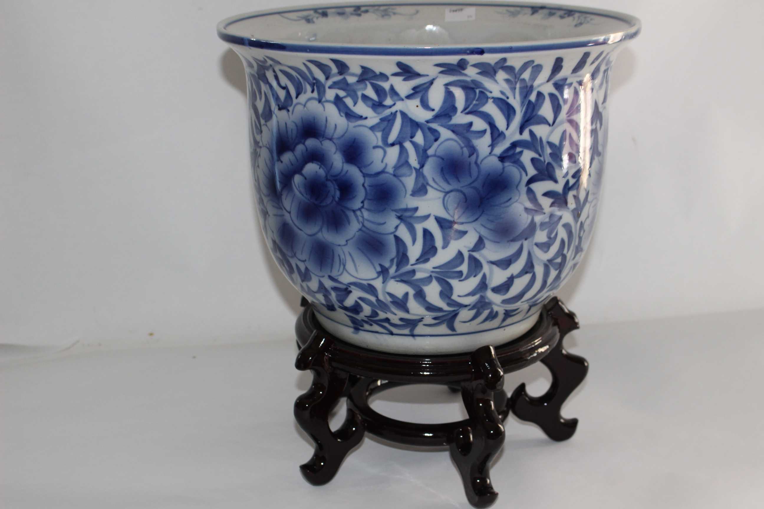 Two Chinese Hand painted Blue and White porcelain Jardinière and stand. Circa 1900. - Image 4 of 8