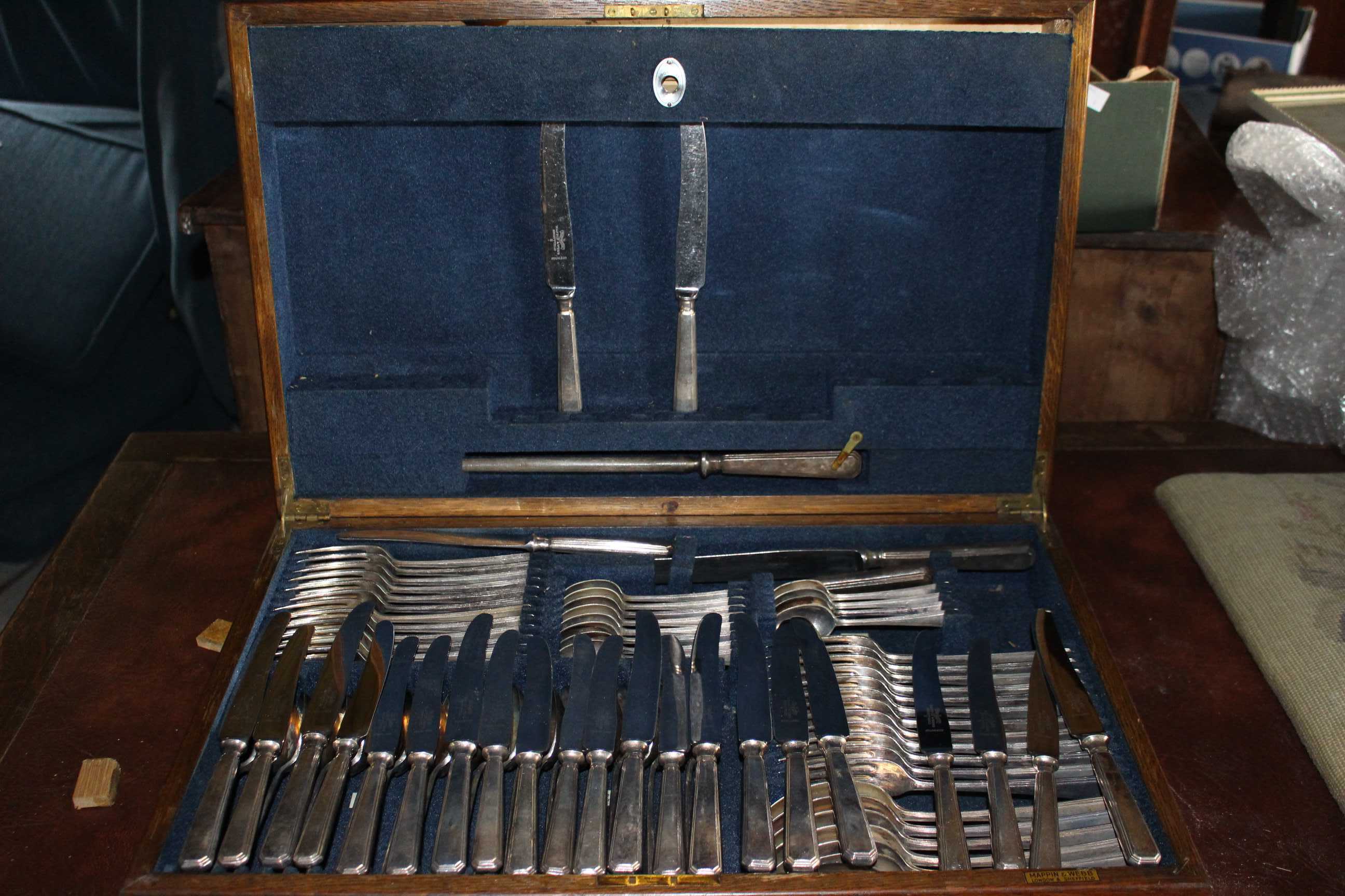 An oak cased Mappin & Webb canteen of silver plated cutlery, together with some individual cases - Image 2 of 5