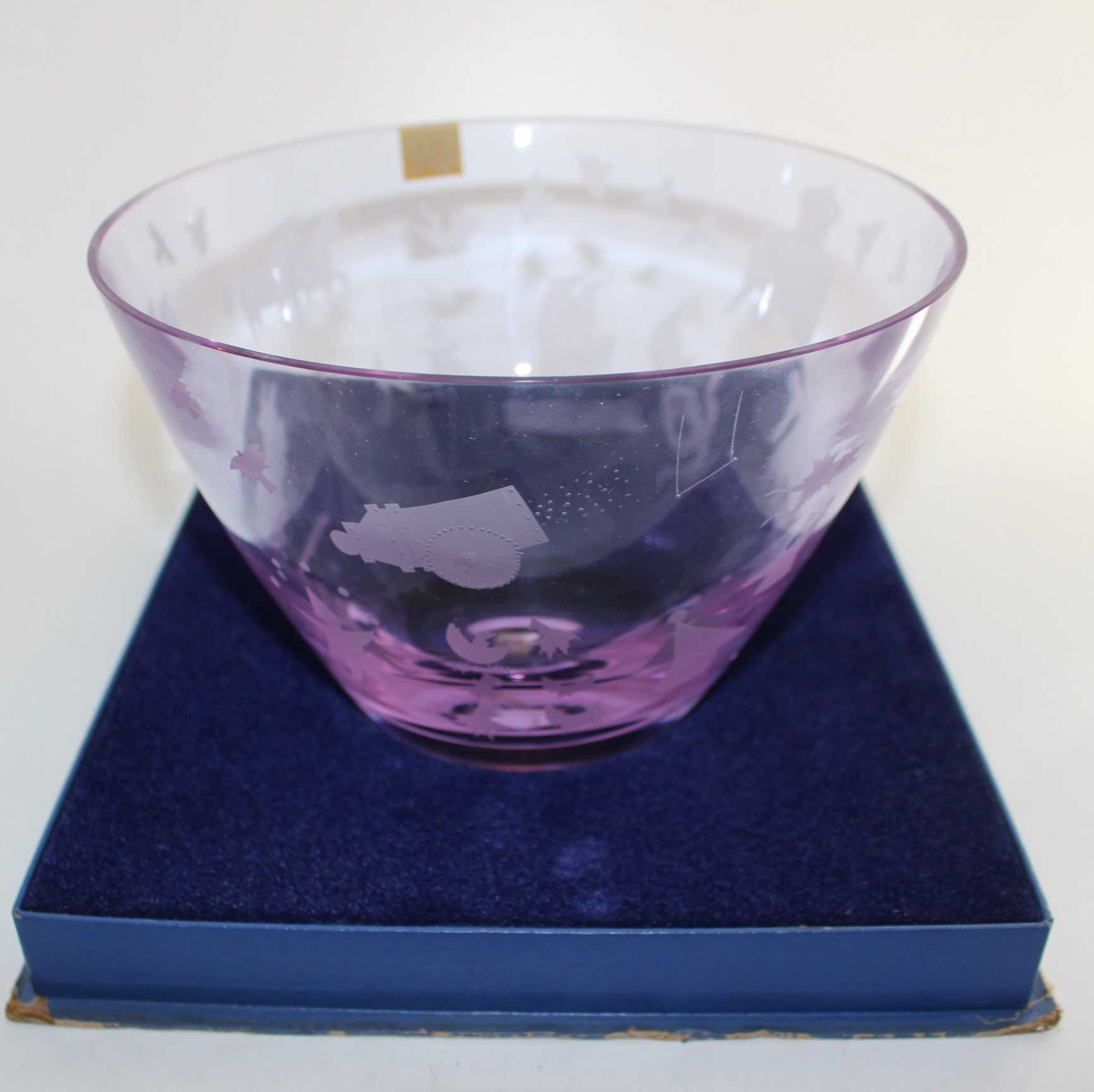 A Caithness pale amethyst glass "Circus" bowl with engraved decoration, etched signature C.B. - Image 4 of 5