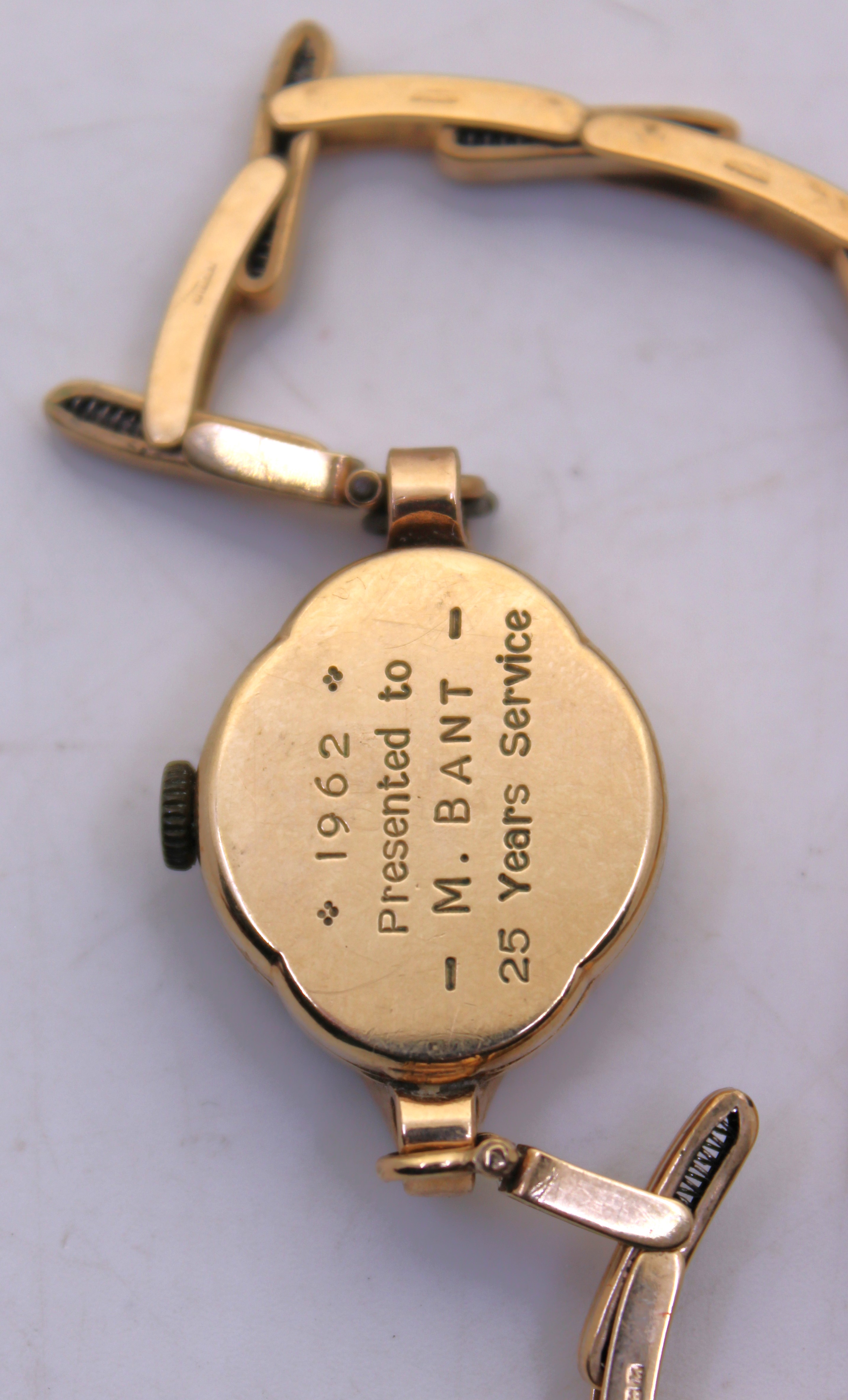 Ladies Vintage 9ct Gold Cyma Watch with 9ct Gold Stretchable Bracelet.  The back of the 9ct Gold - Image 3 of 3