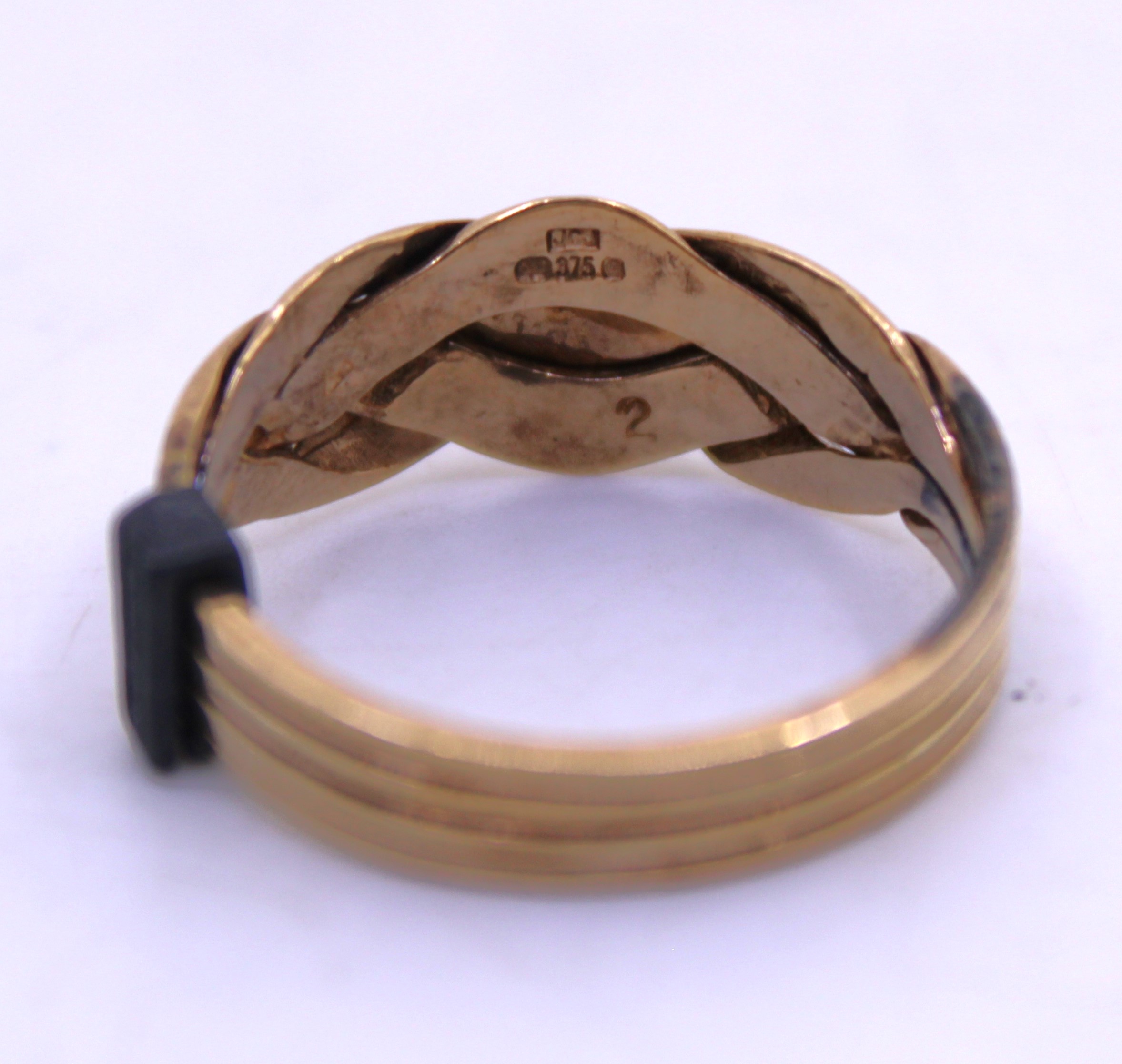 9ct Yellow Gold Puzzle Ring. Ring Size R.  Total weight is approx. 4.2 grams. - Image 3 of 3