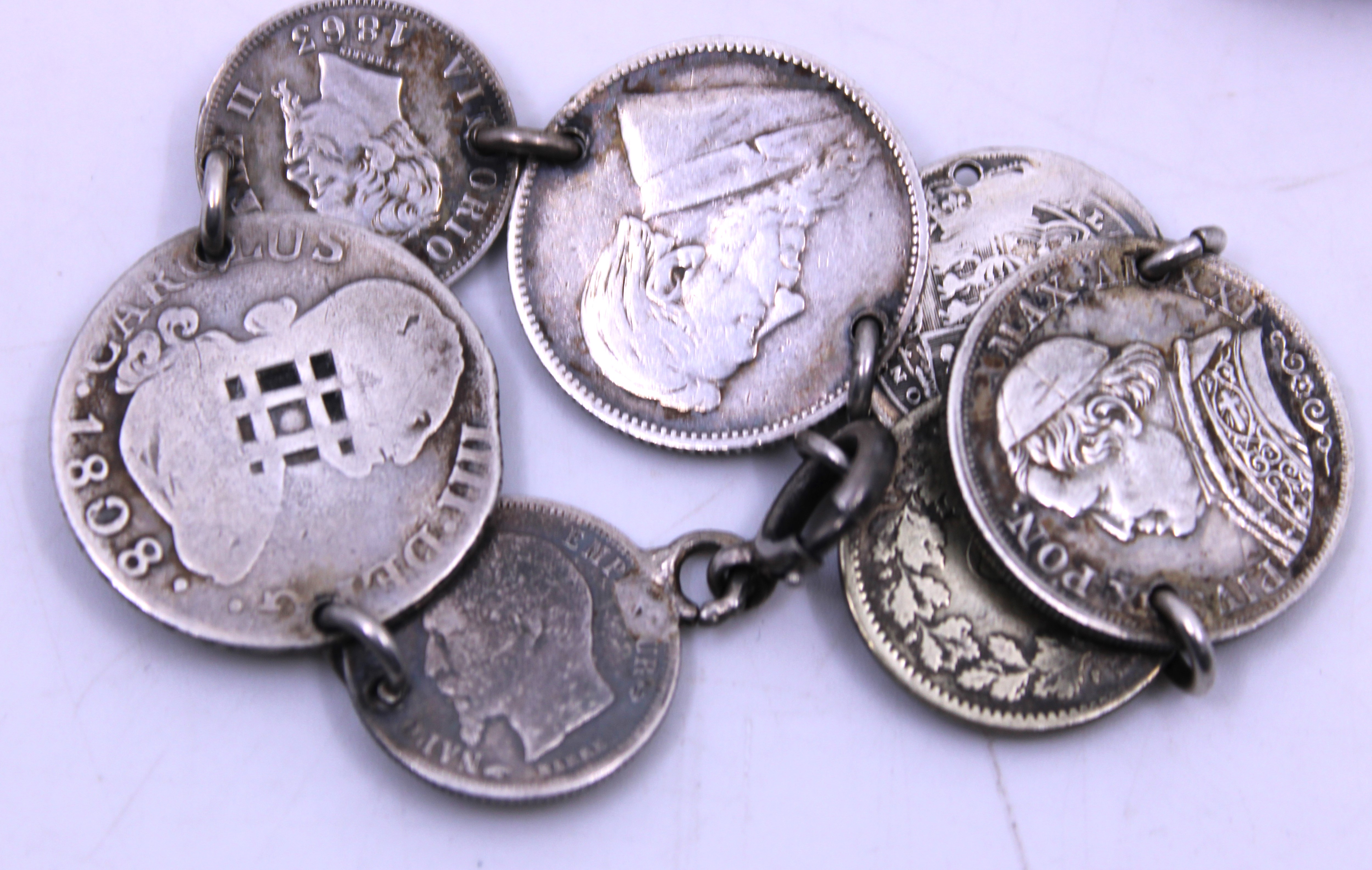 Selection of Sterling Silver and Unmarked White Metal Jewellery & Silver Double Sovereign Case.  The - Image 4 of 4