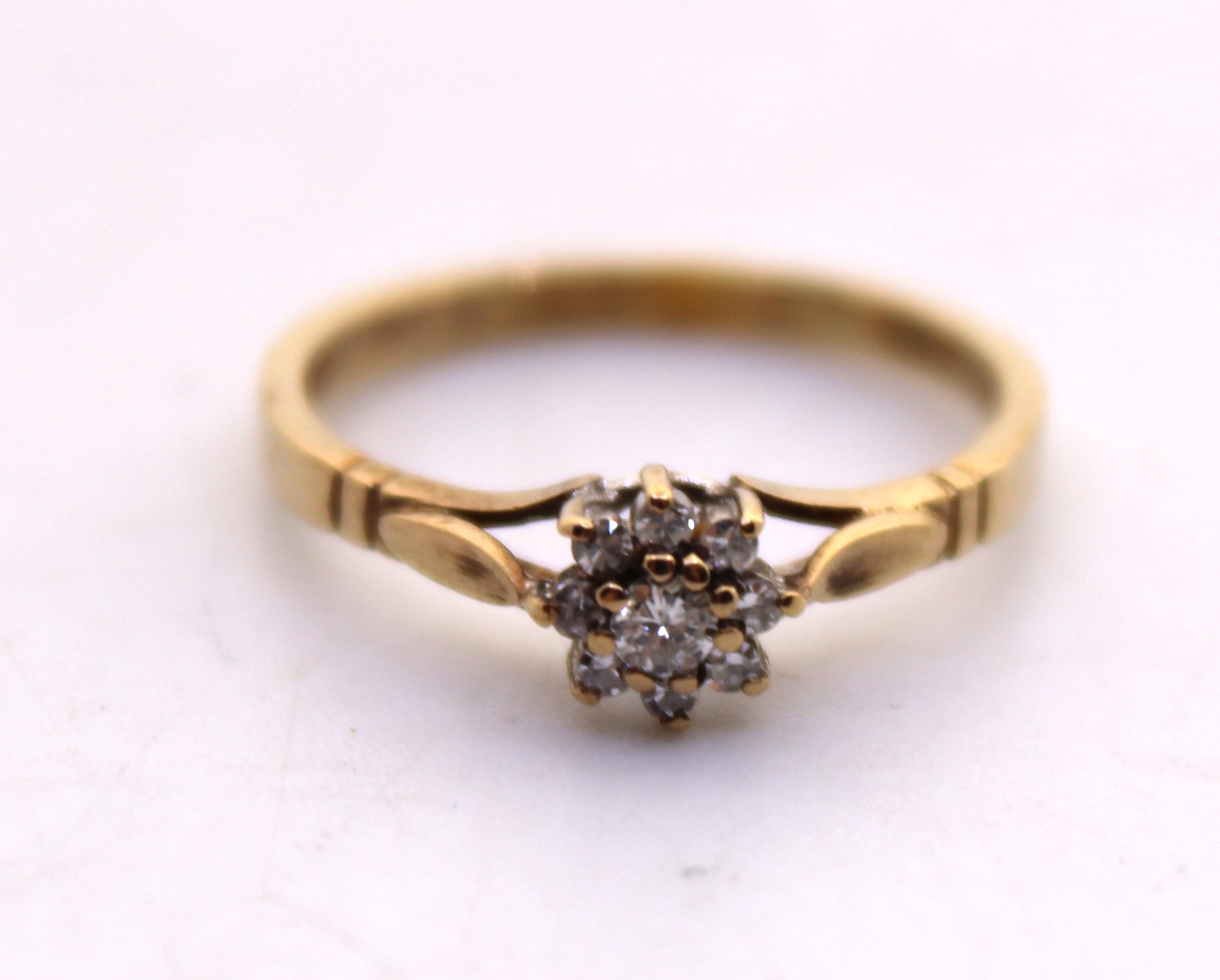 Selection of three 9ct Gold Dress Rings.  To include a 9ct White Sapphire Cluster Ring- Ring size - Image 3 of 3