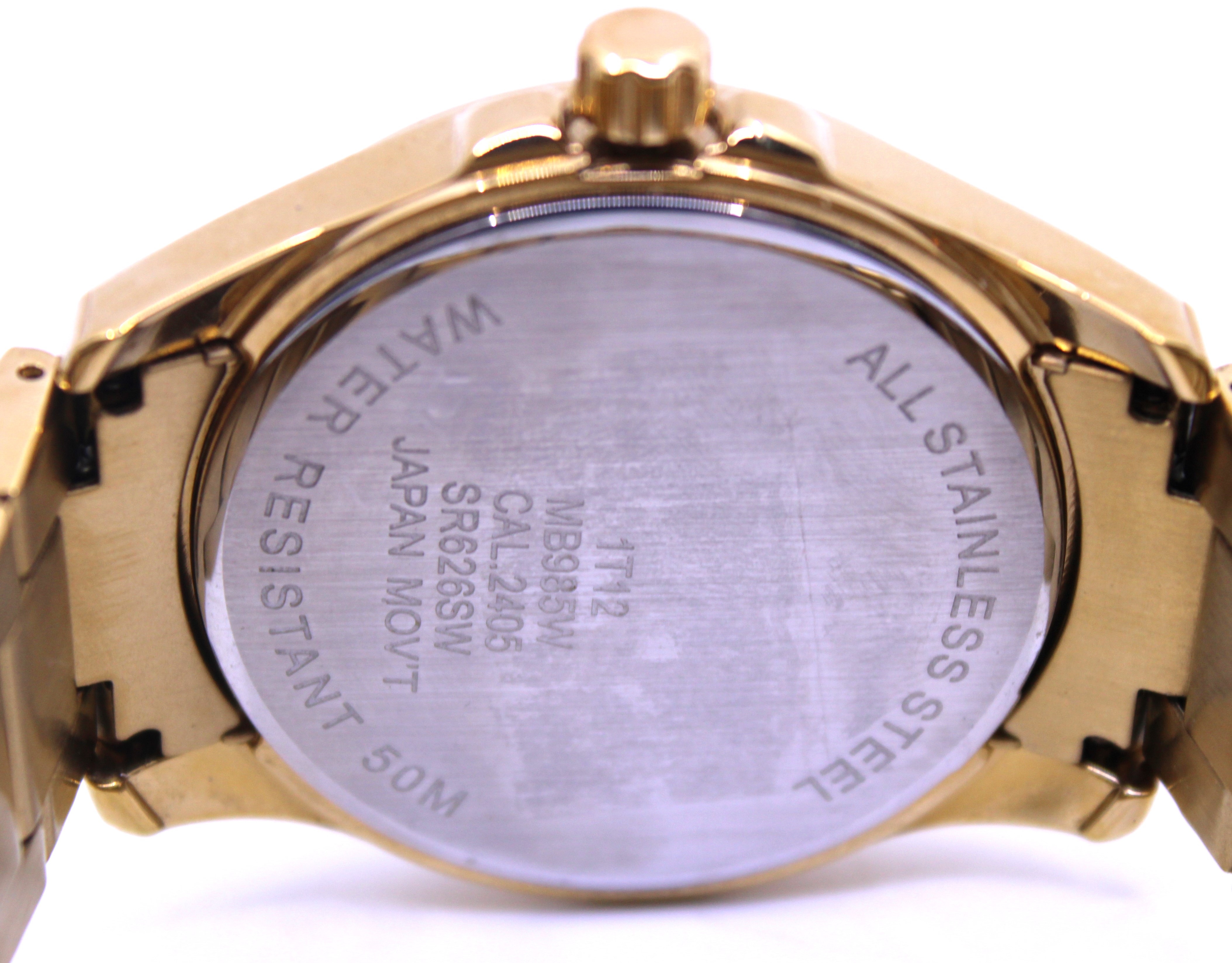 Accurist Gold Tone Quartz Watch. Boxed.  The watch also comes with its Guarantee and special - Image 2 of 4