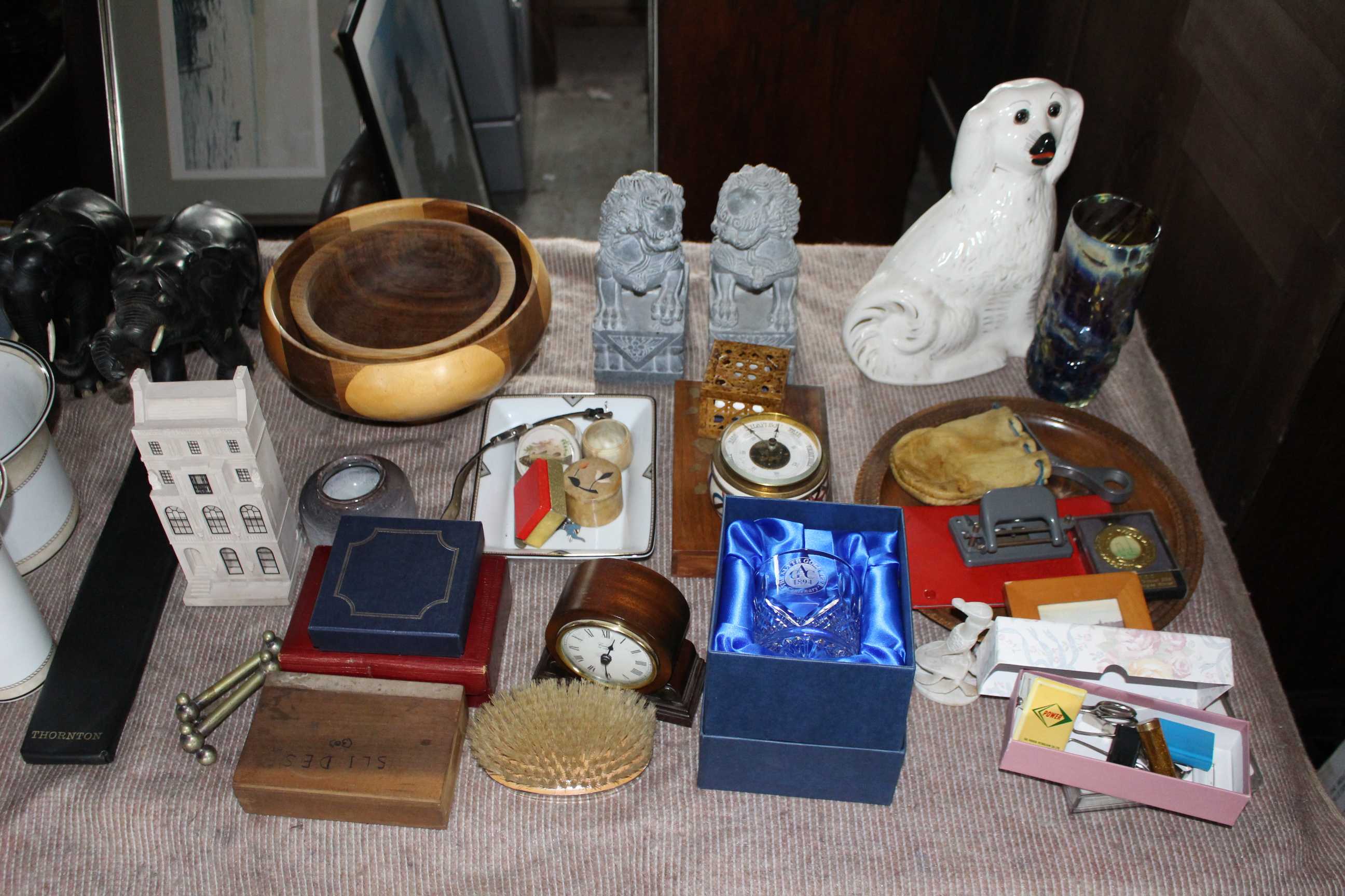 large selection of mixed ceramic and collectors items (4 boxes) - Image 2 of 4