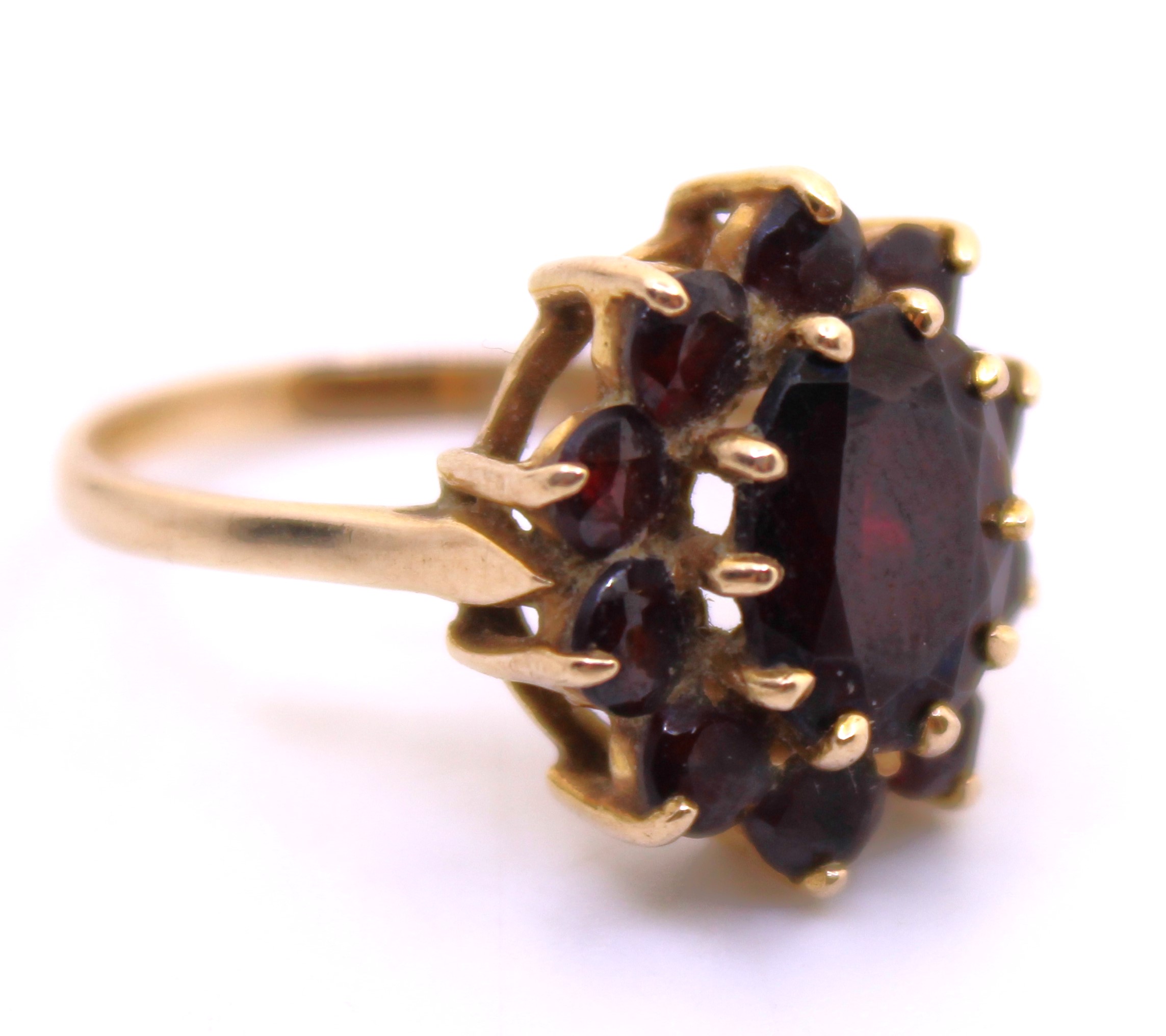 Group of three 9ct Gold dress rings.  To include a 9ct Gold Garnet Cluster ring, a 9ct Gold Cultured - Image 4 of 4