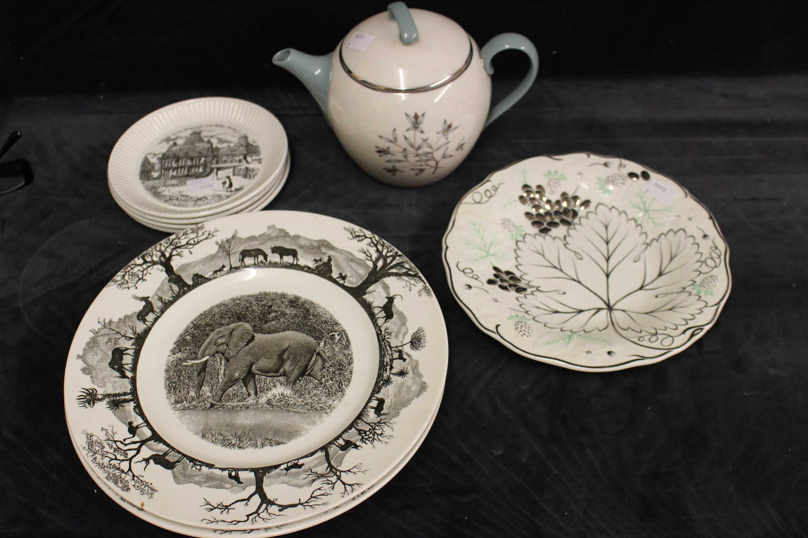 Three Wedgwood plates printed with wildlife, a Wedgwood silver lustre plate, teapot, set four - Image 4 of 4
