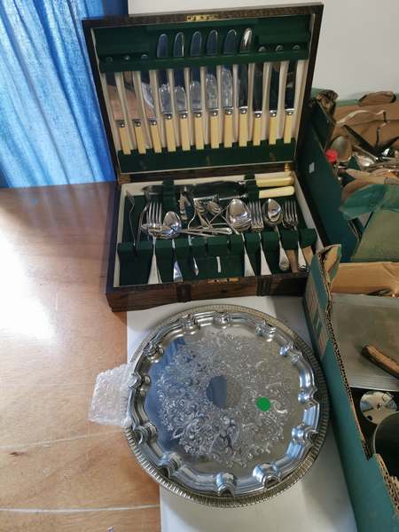 A collection of miscellaneous silver plated cutlery and silver plated items, to include an oak cased - Image 2 of 4