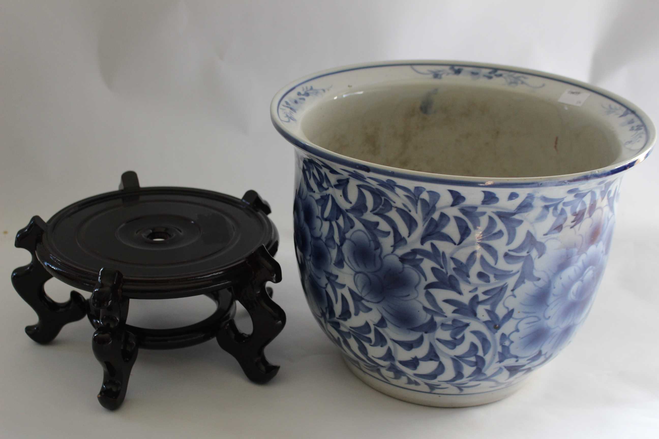 Two Chinese Hand painted Blue and White porcelain Jardinière and stand. Circa 1900. - Image 5 of 8