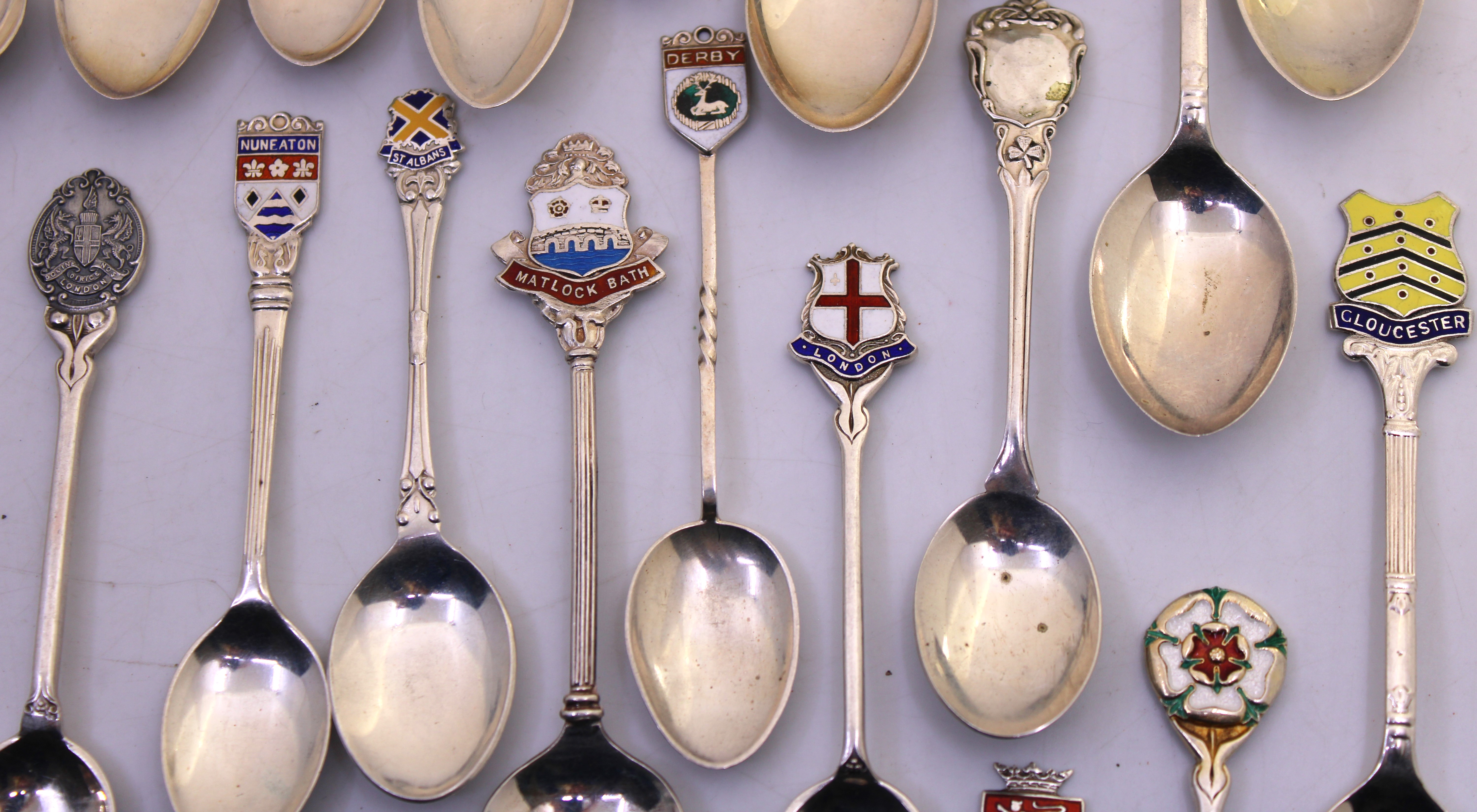 Selection of Sterling Silver Crested Teaspoons, EPNS Teaspoons, Commemorative Coins and a - Image 4 of 7