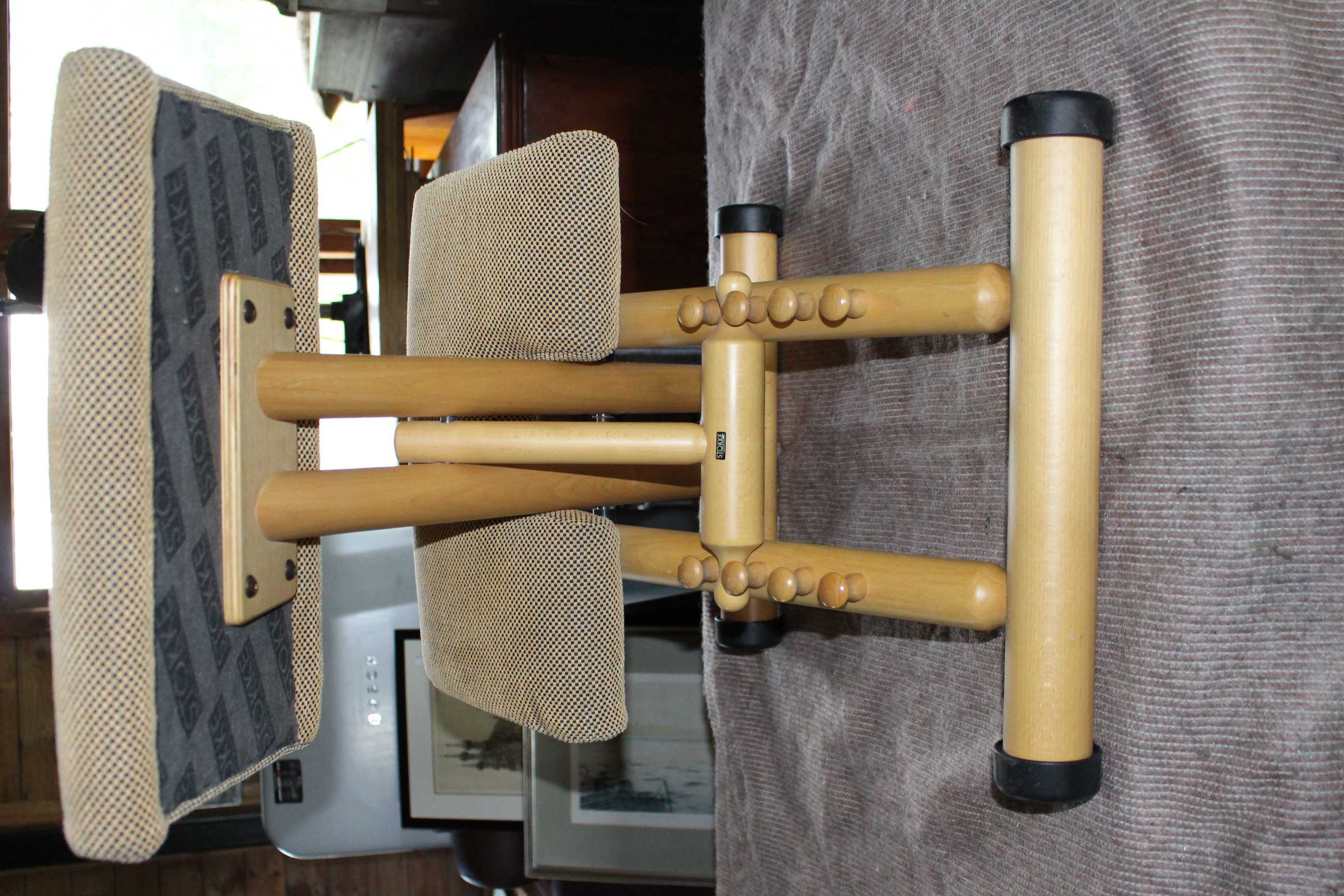 Wooden framed ergonomic kneeling stool with adjustable height (STOKKE Brand) - Image 4 of 4