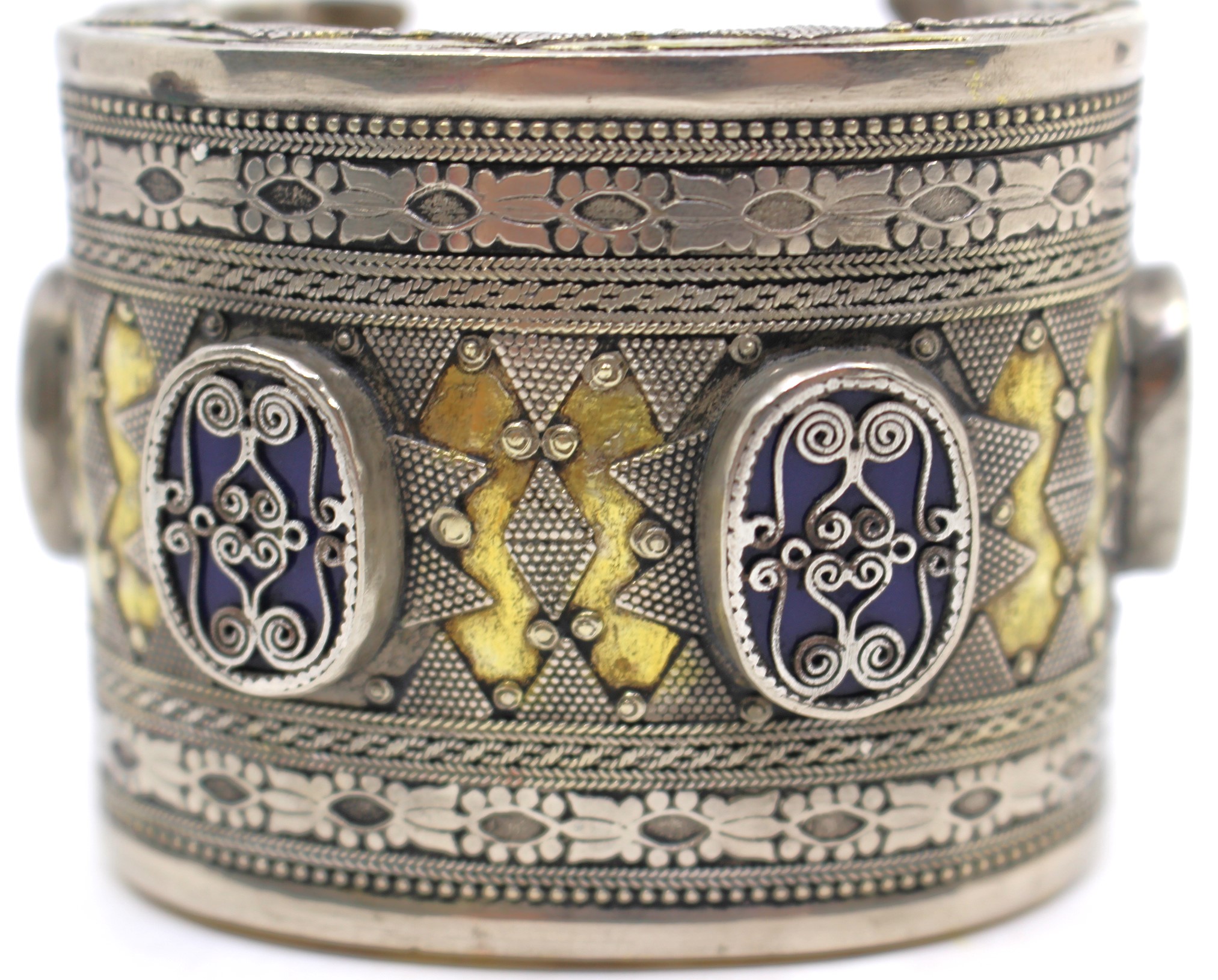 Late 19th Century Kazakh people Silk Road Unmarked White Metal and Parcel Gilt cuff bracelet set - Image 3 of 3
