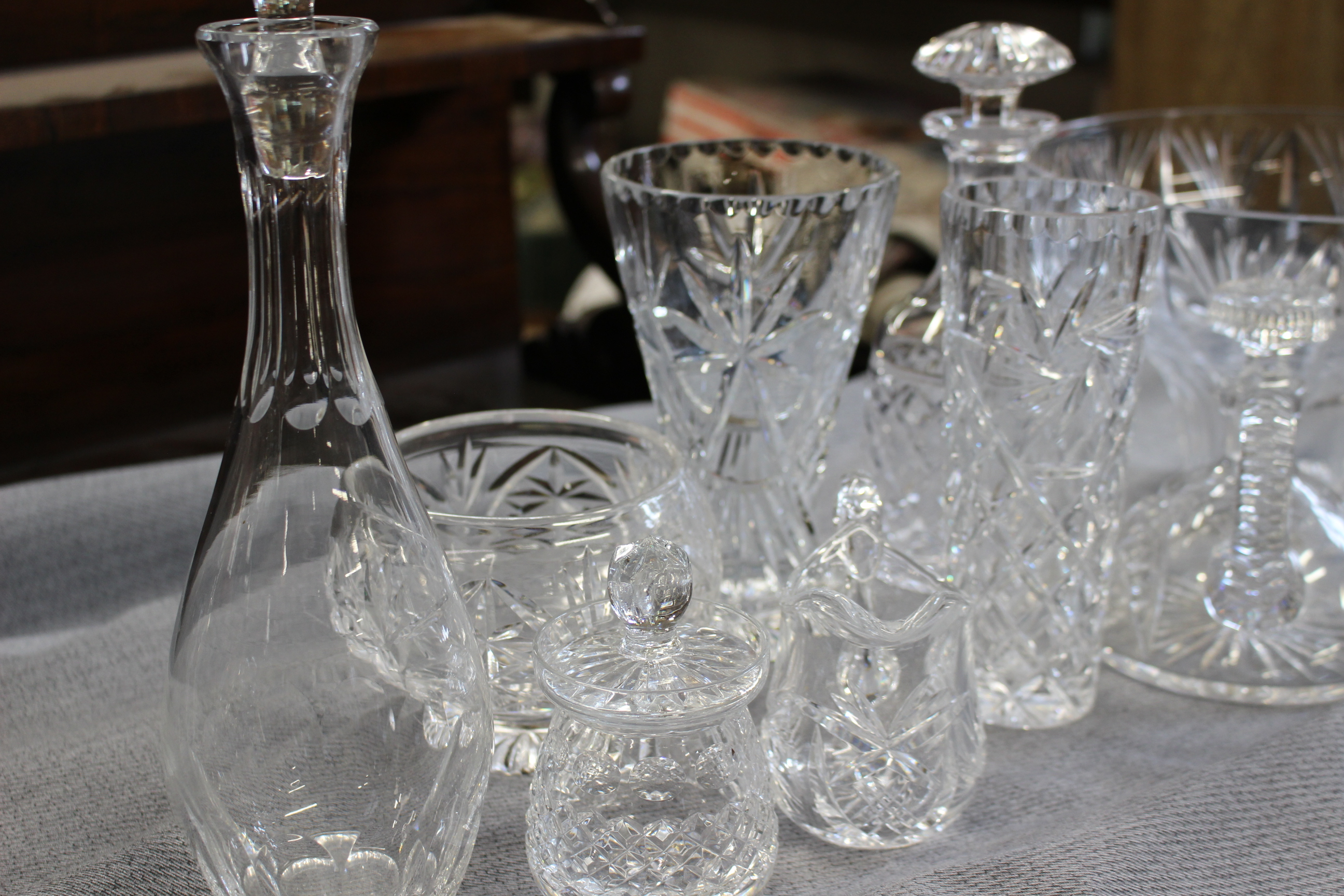 Collection of various lead crystal plus set of 6 x red drinking glasses with gold gilt floral - Image 4 of 5