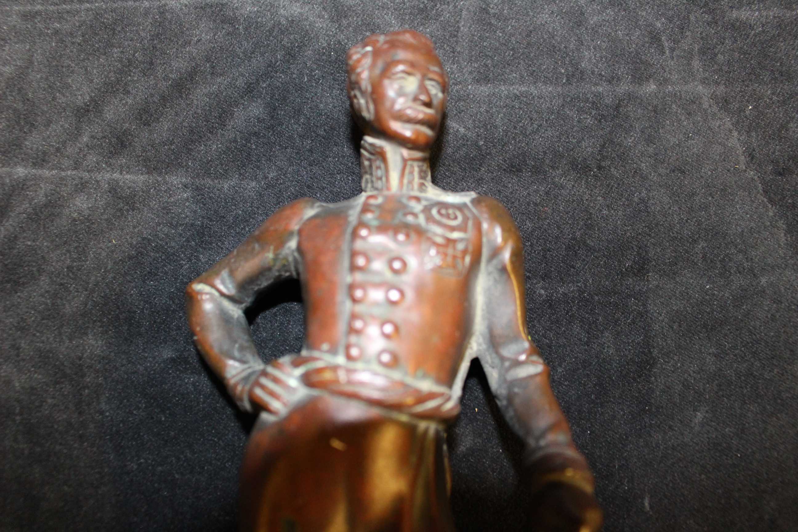 A 19th century bronze military figure of an officer, 21cm high - Image 2 of 4