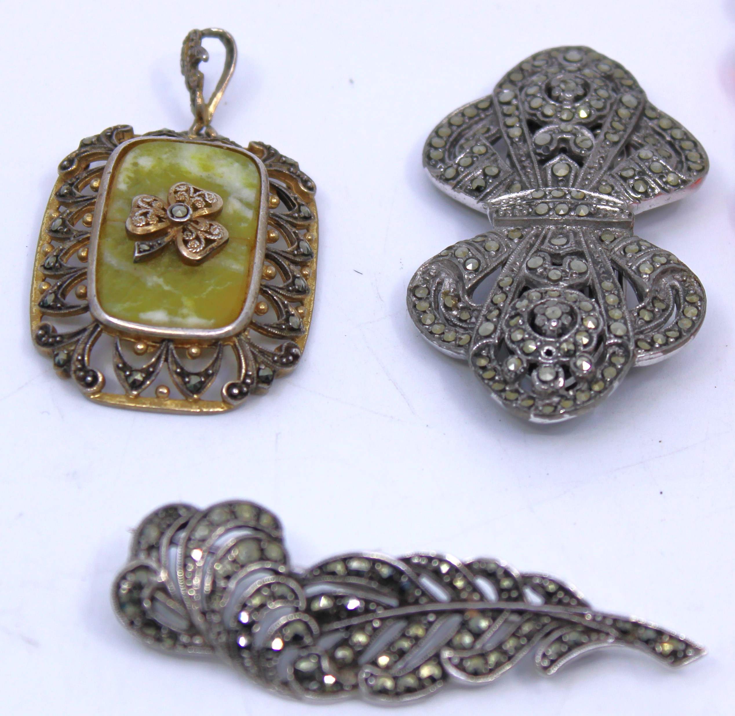 Selection of Costume Jewellery to include two Sterling Silver Brooches, an unmarked white metal - Image 2 of 3