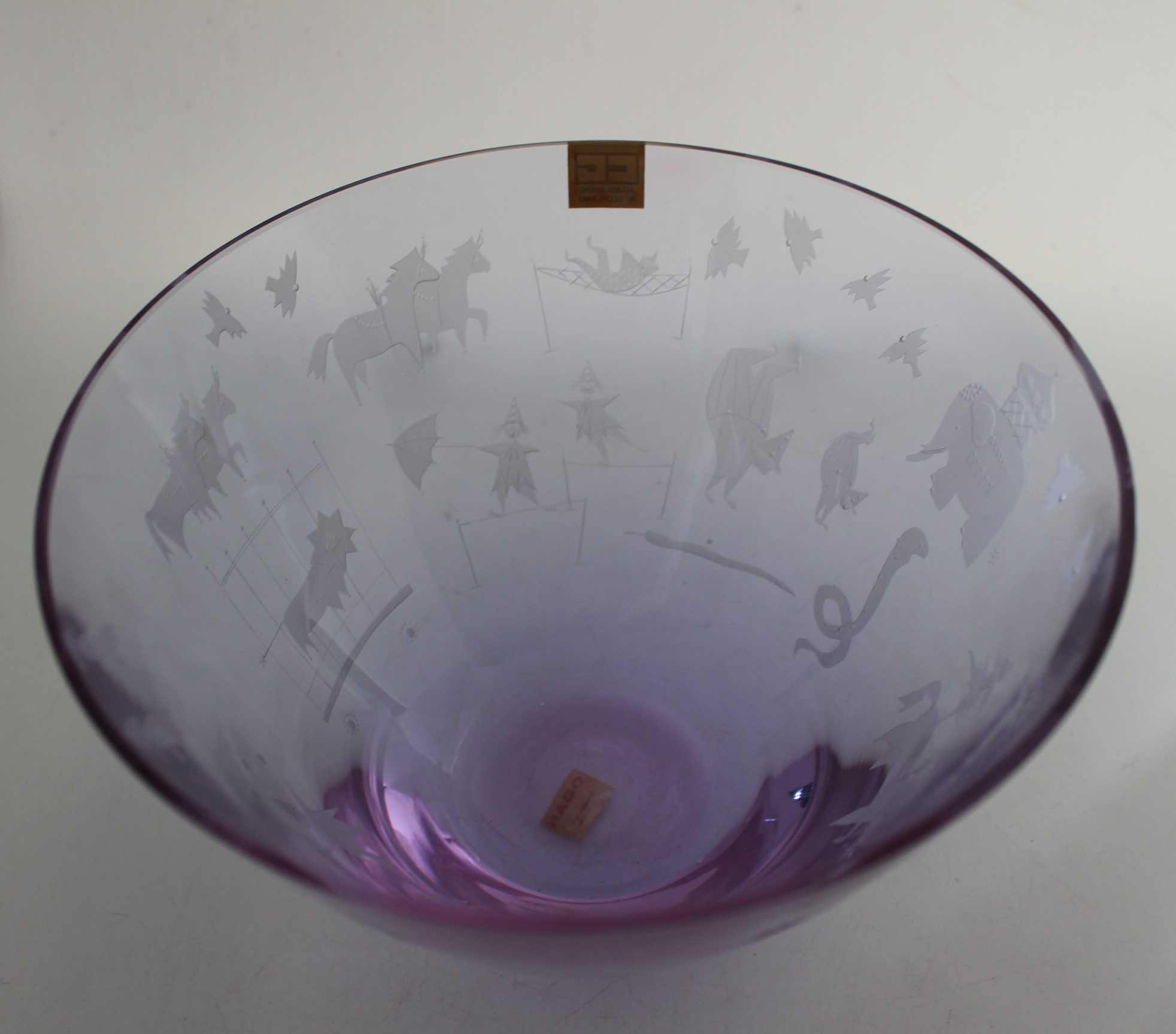 A Caithness pale amethyst glass "Circus" bowl with engraved decoration, etched signature C.B. - Image 2 of 5