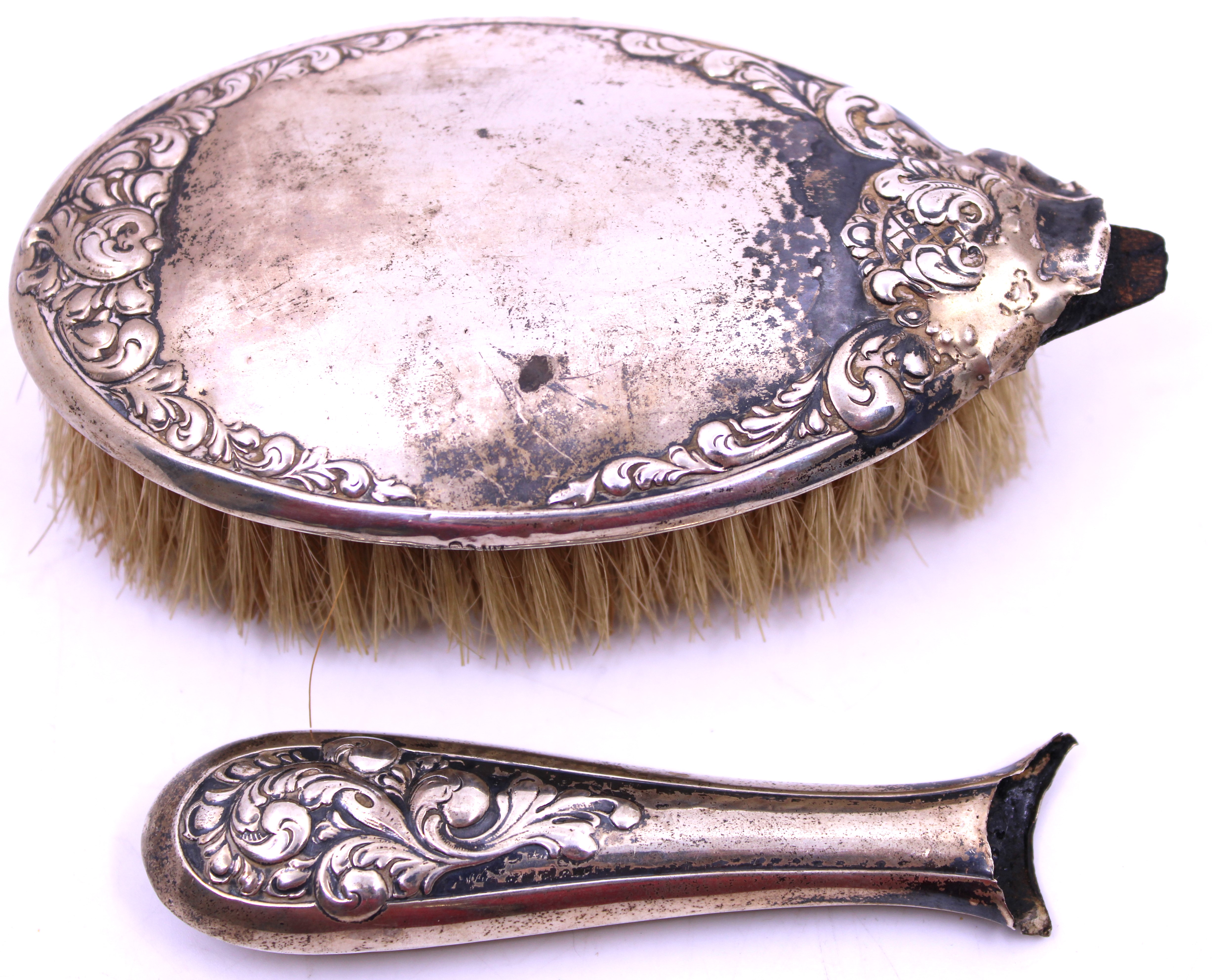 "830" Norwegian Silver Backed Vanity Set.  To include a Clothes Brush, a Brush with broken handle - Image 2 of 4