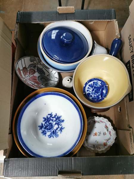 A quantity of miscellaneous ceramics to include; teapots, figurines, teaware, Carlton ware and other - Image 3 of 6