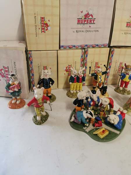 A quantity of novelty collectable teapots to include 'pots of fun' by Bob Hersey, Sadler and others. - Image 3 of 7