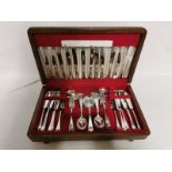 An oak cased EPNS 6 place setting canteen of cutlery. (1)
