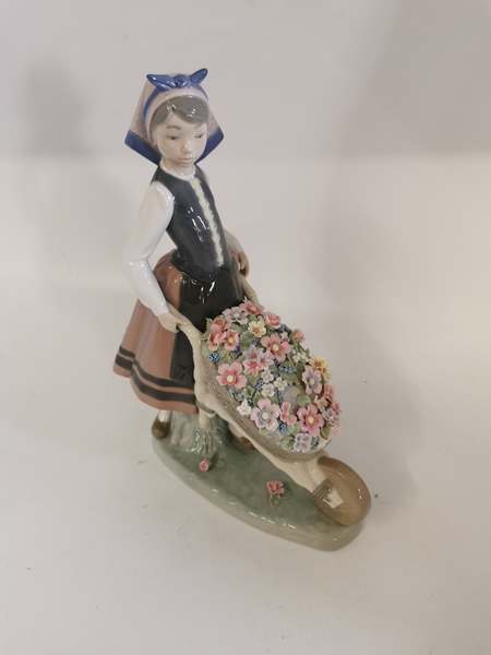 A Lladro porcelain figure; 1419 A Barrel Of Blossoms in box. Figure is over all in good condition ( - Image 2 of 3
