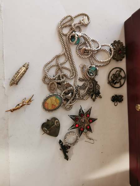 A collection of costume jewellery to include; approximately gross weight 116grams of white metal - Image 2 of 2