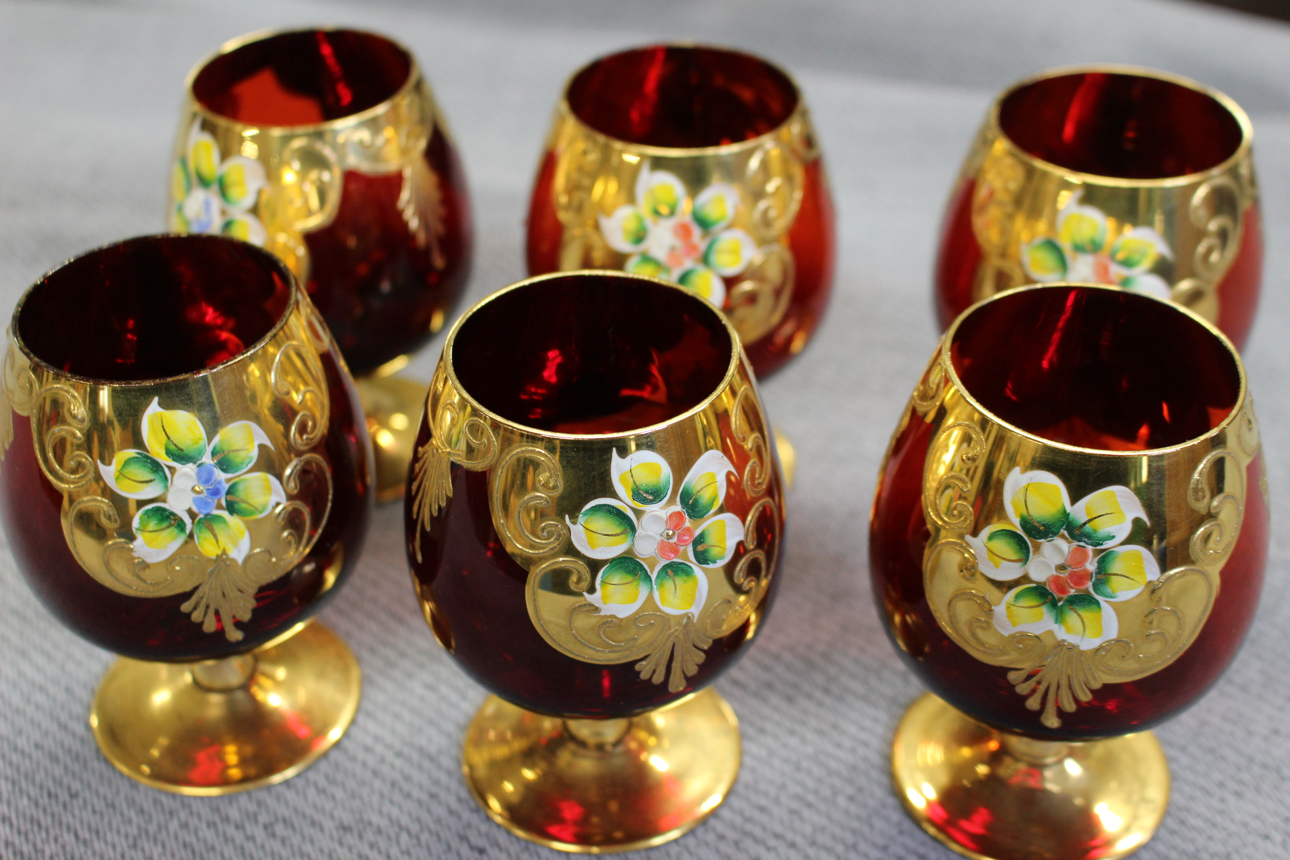 Collection of various lead crystal plus set of 6 x red drinking glasses with gold gilt floral - Image 5 of 5