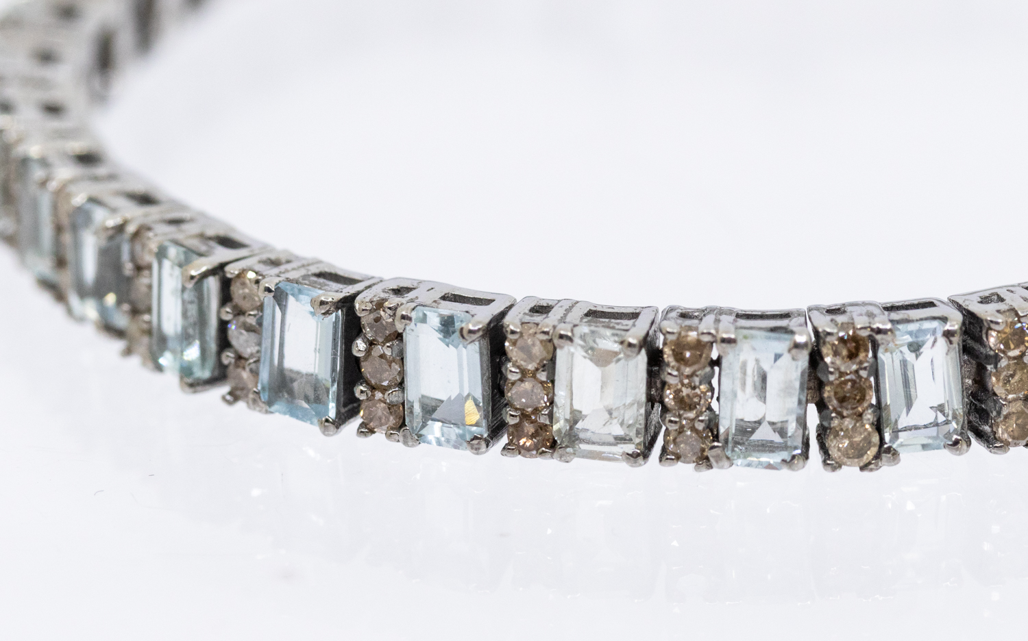 An Art Deco-style aquamarine and diamond set silver bracelet, set with alternate rectangular cut - Image 3 of 4