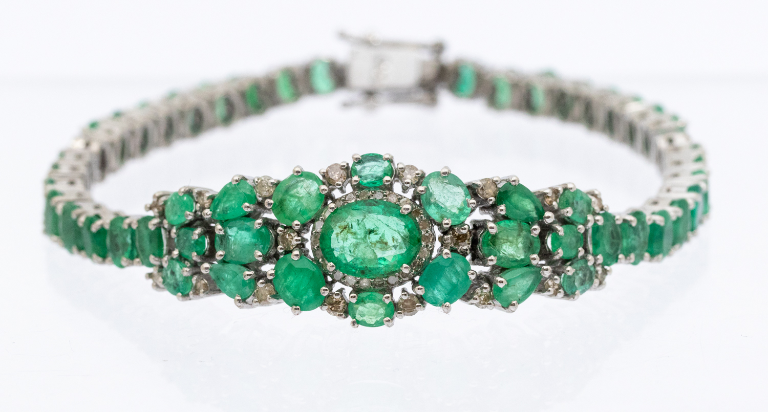 An emerald and diamond set silver bracelet set with oval and pear cut emeralds with diamond set - Image 2 of 5