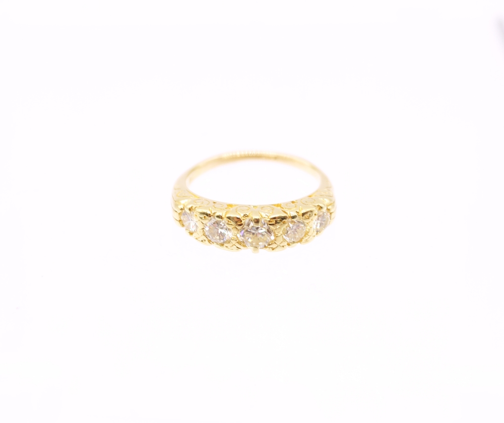 A vintage style diamond and 18ct yellow gold ring, comprising a row of five graduated round - Image 2 of 7