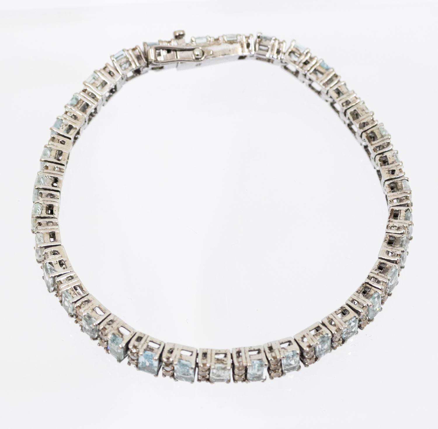 An Art Deco-style aquamarine and diamond set silver bracelet, set with alternate rectangular cut - Image 2 of 4