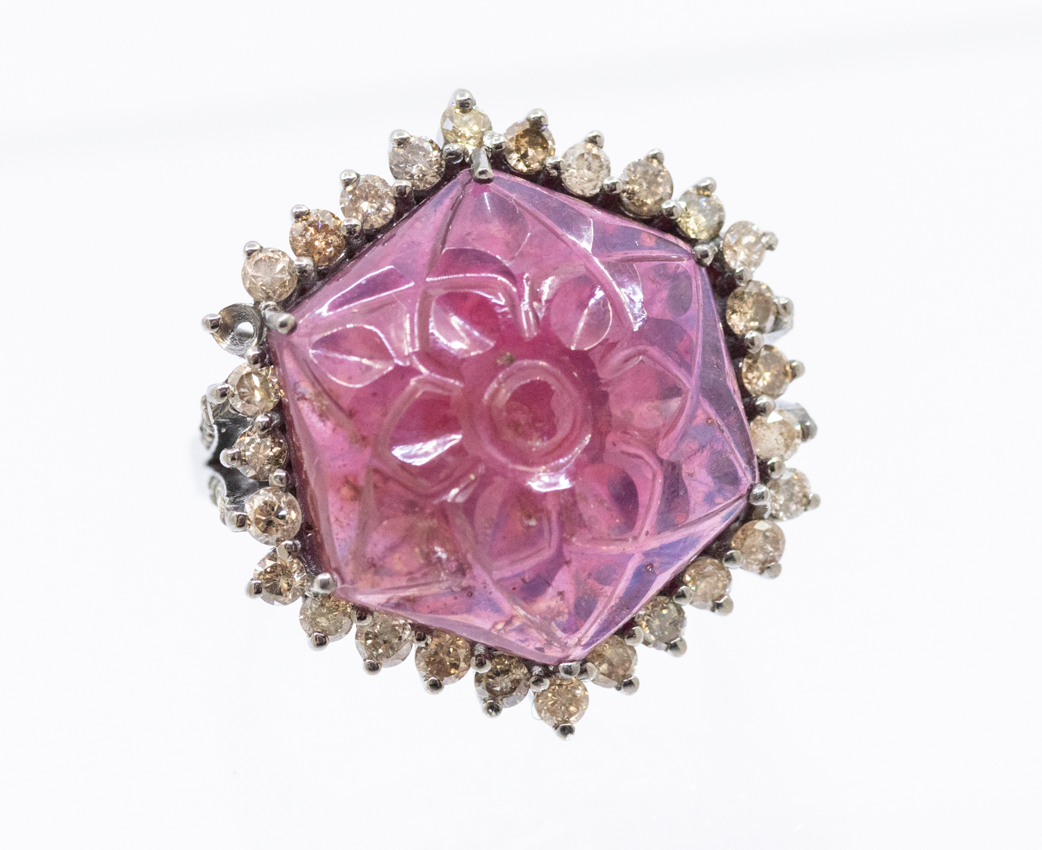 A tourmaline and diamond silver set dress ring, comprising an octagonal carved rubellite tourmaline, - Image 2 of 3