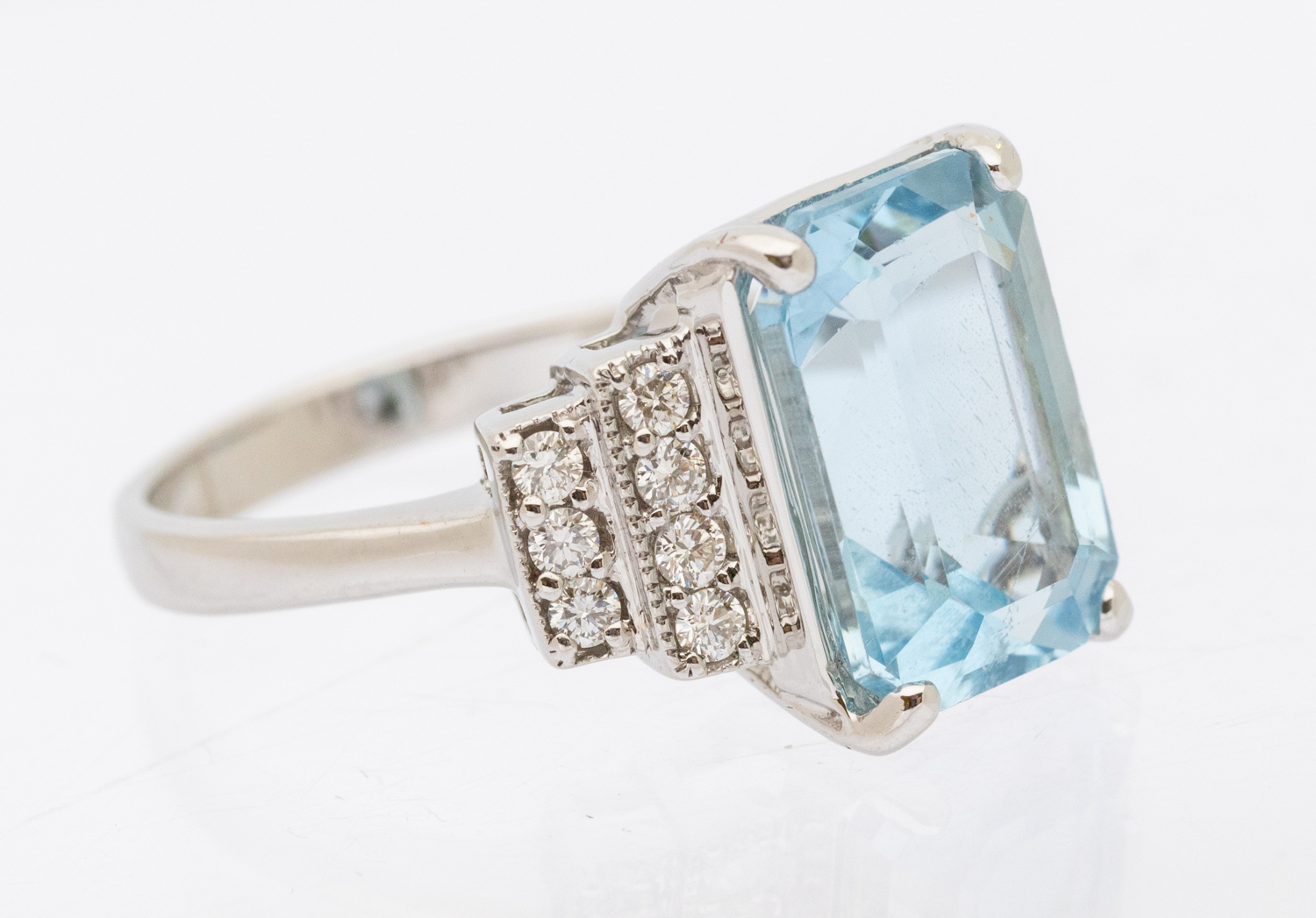 An Art Deco style aquamarine and diamond set 18ct white gold ring, comprising a rectangular step cut - Image 2 of 3