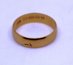 22ct Gold Wedding Band.  This wedding band is hallmarked "22" for 22ct Gold.  Size P.  Weighs