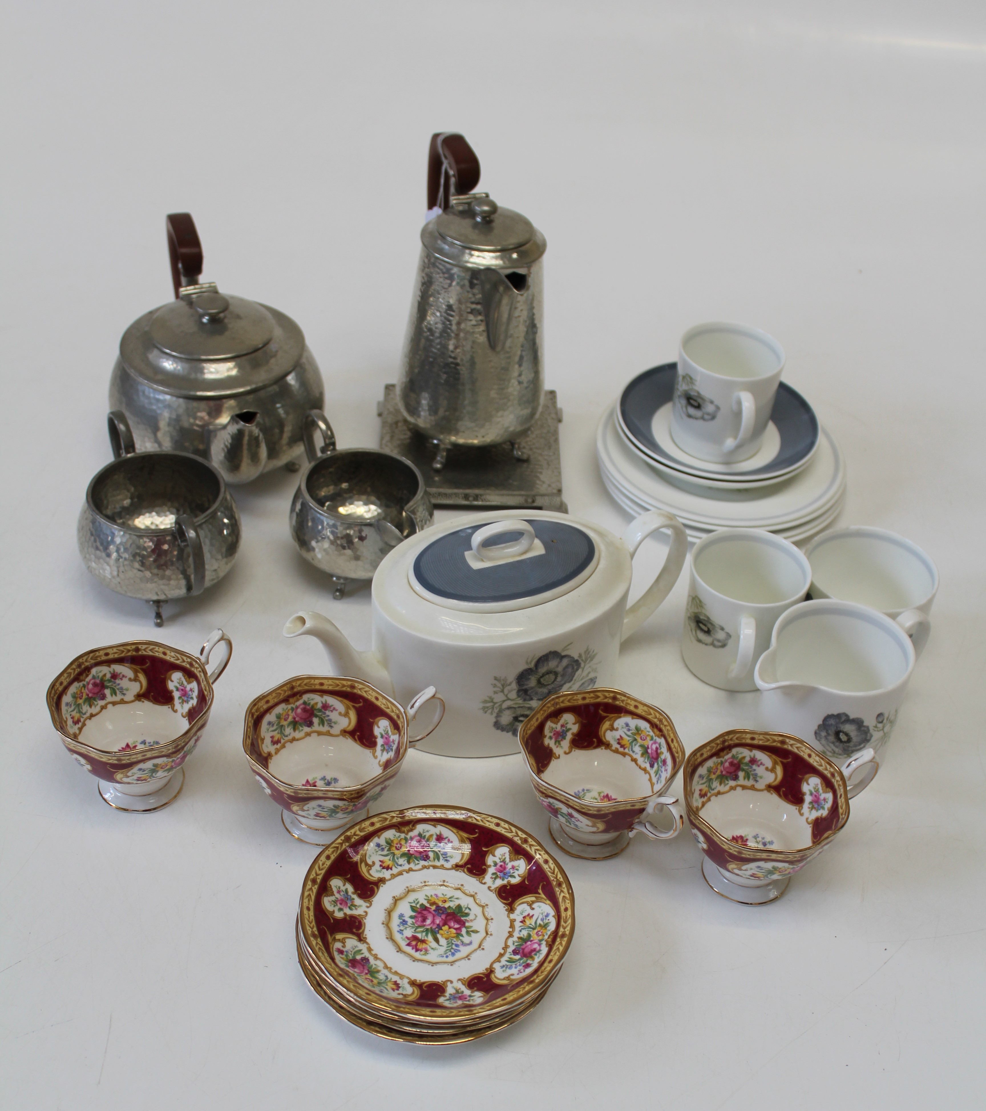 Assorted teawares, to include a Royal Albert Lady Hamilton part tea set, four Paragon Chelse bird
