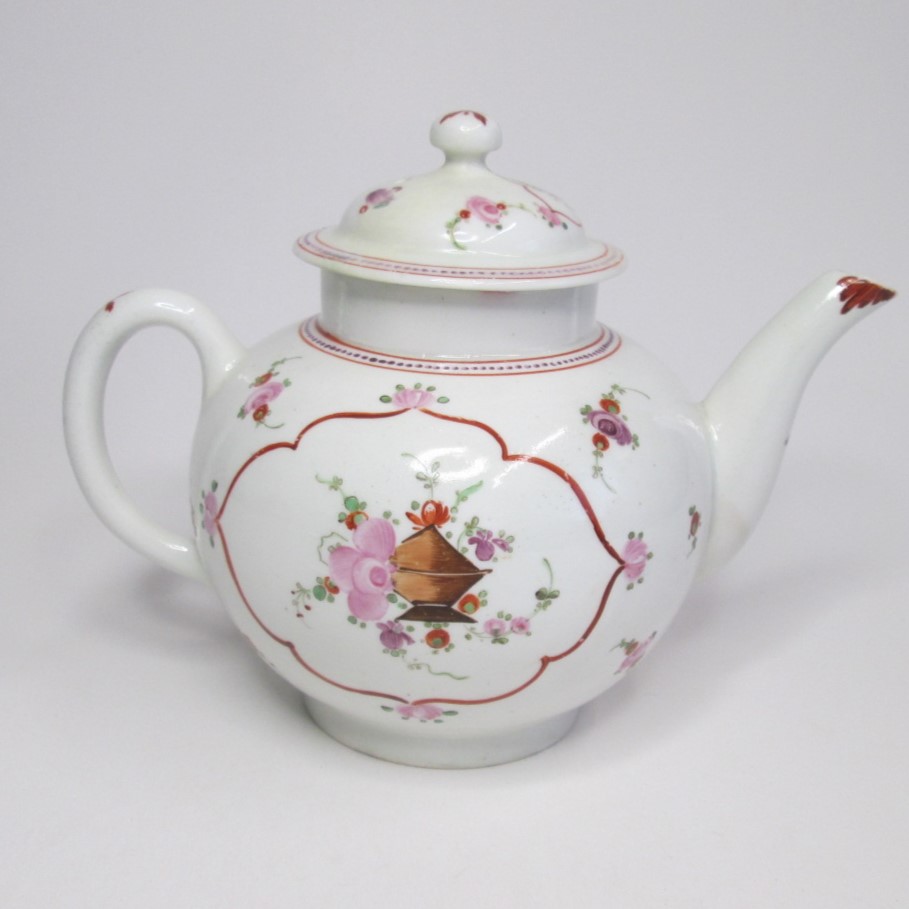 A Lowestoft polychrome tea pot and cover painted with flowers in arabesque panels, Circa 1775, Size; - Image 2 of 4