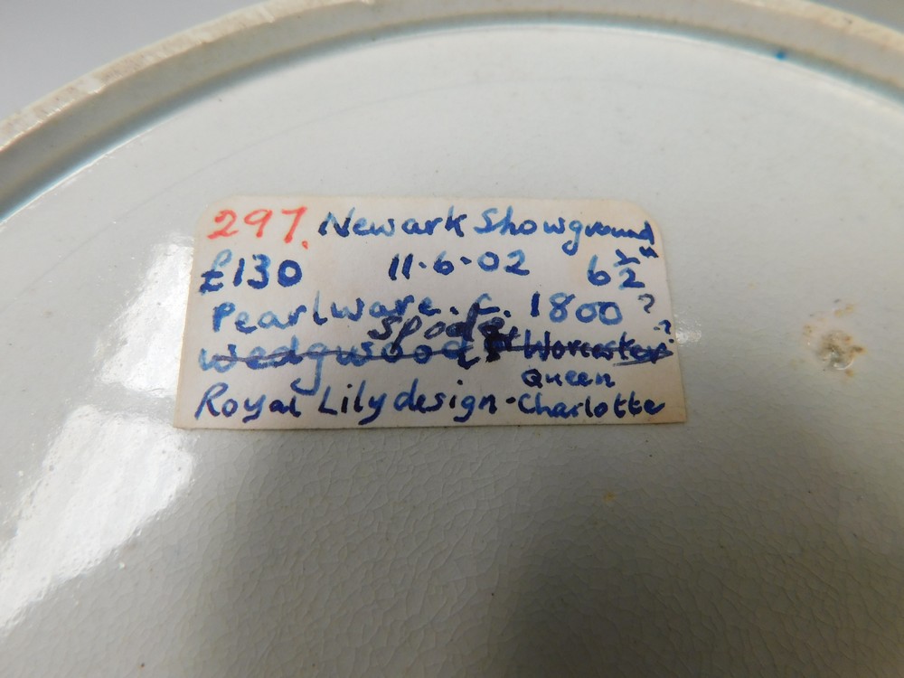 A large 19th century Spode New Stone bowl decorated with oriental figures under UV light it - Image 6 of 7