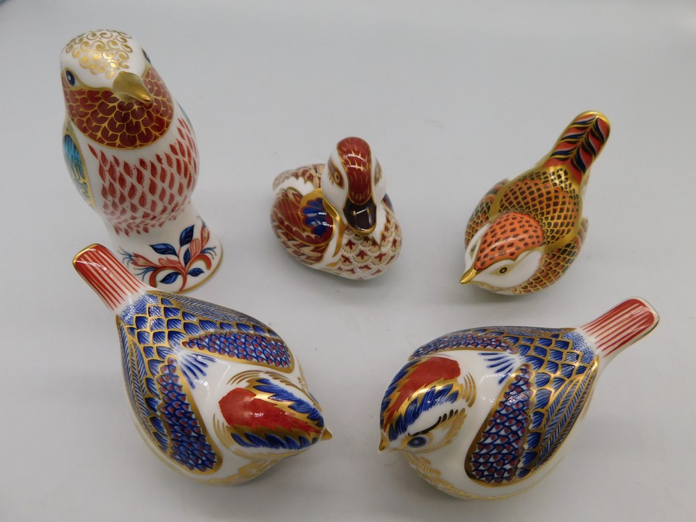 Royal Crown Derby paperweights - five boxed to include; Goldcrest, Duck, Humming Bird and 2 Wren'