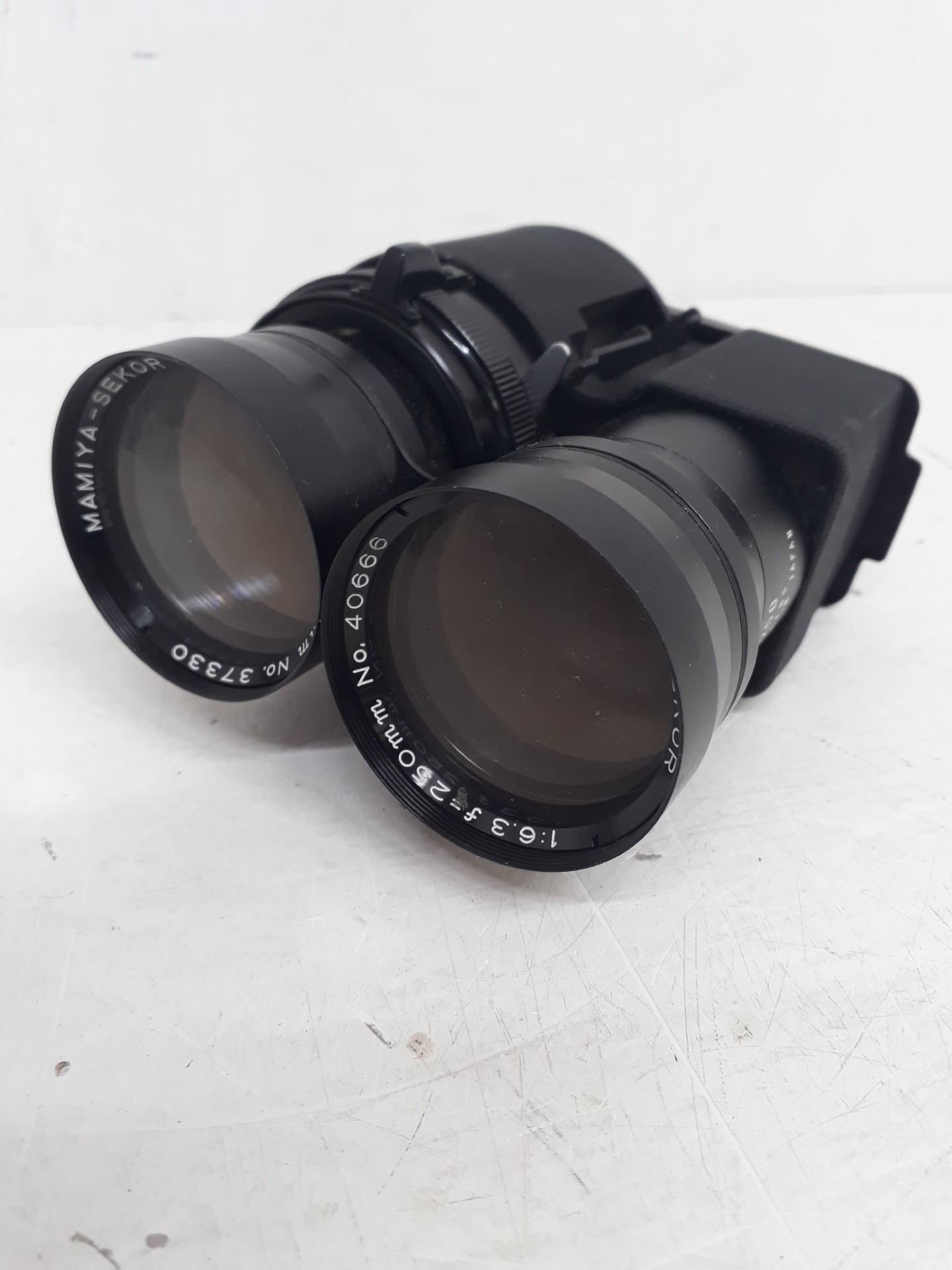 Mamiya C220f body, Mamiya C330f body, Mamiya 180mm f4.5 lens, Mamiya 135mm f4.5 lens, Mamiya 65mm - Image 15 of 22