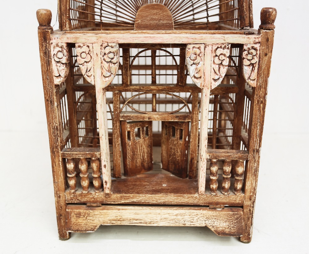 An early to mid 20th Century wooden French bird cage. - Image 5 of 5