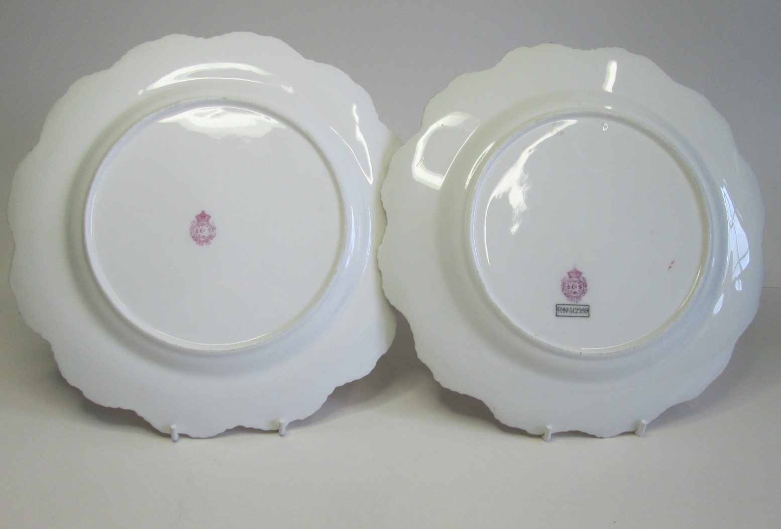 A pair of Royal Worcester  Plates, hand painted with red grouse signed by JAS Stinton Date; 1914 - Image 4 of 4