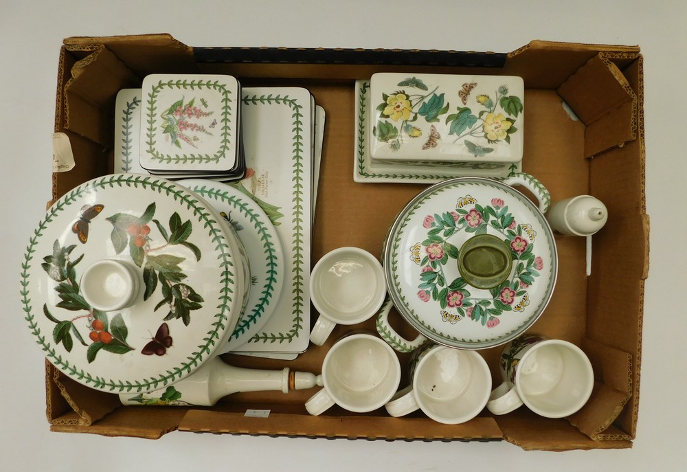 Portmerion - a part dinner service in Botanic garden to include Liddled tureens, large oval dinner - Image 4 of 4