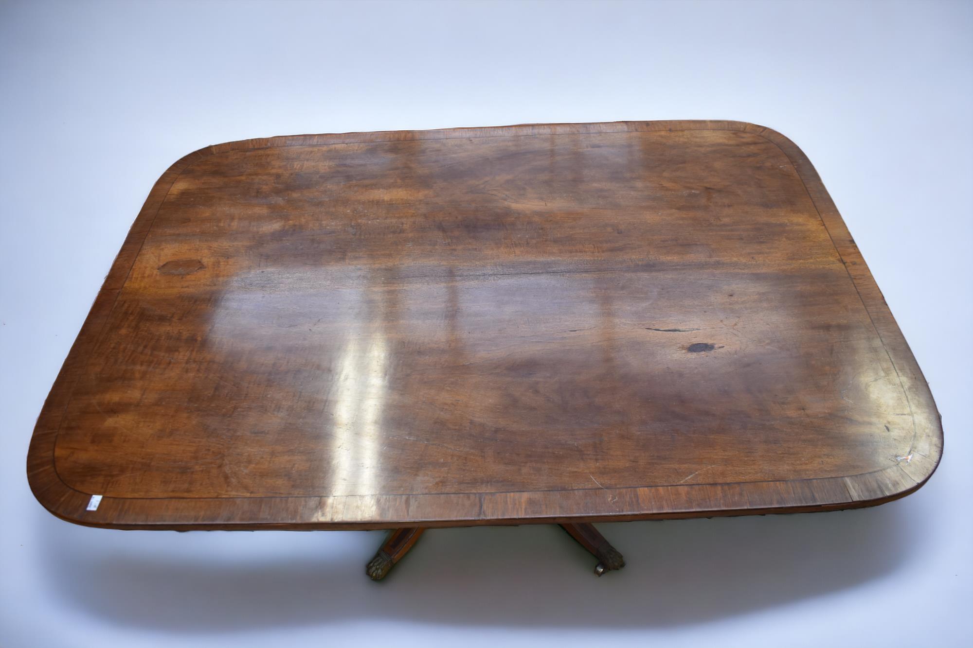 A Regency tilt top table in mahogany - Bild 4 aus 10