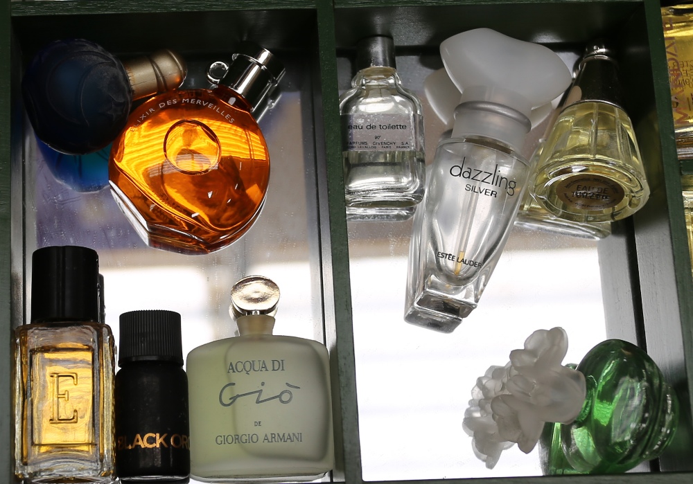 A collection of forty-three miniature and sample perfume bottles, comprising vintage and later - Image 4 of 8